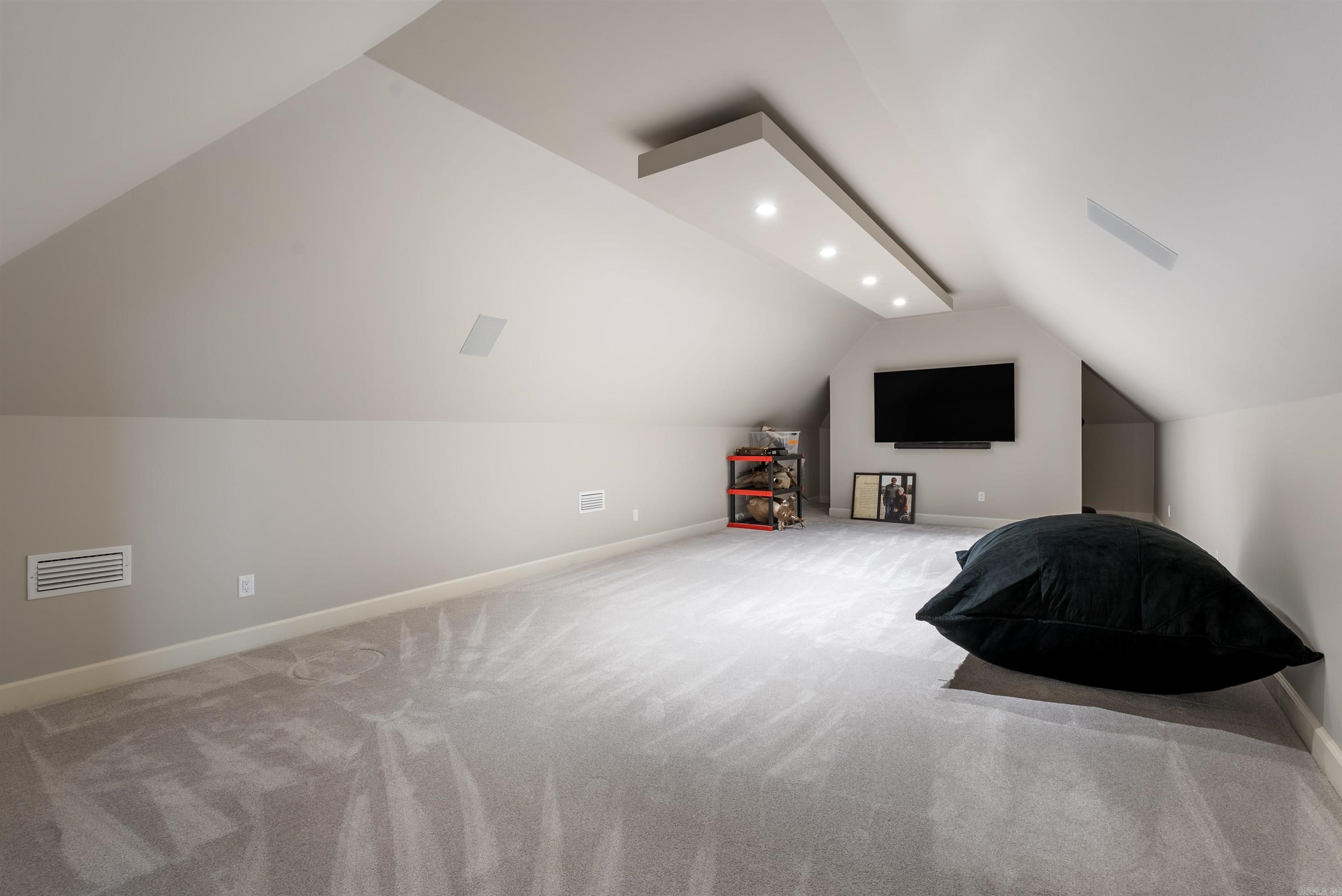 VALLEY FALLS ESTATES - Residential