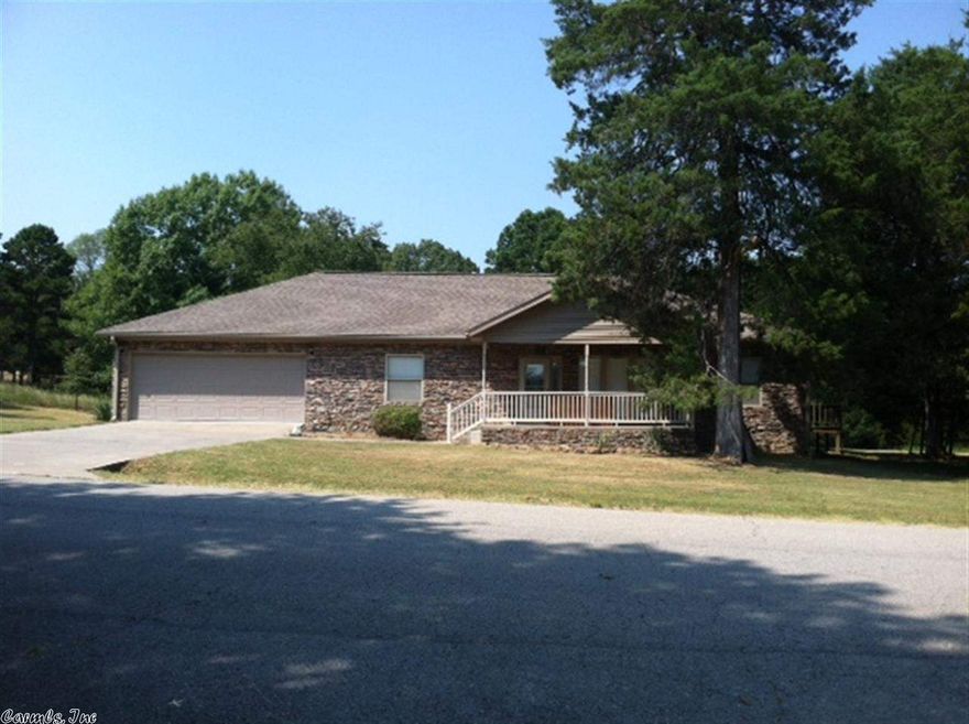 Beautiful 3 bedroom 2 bath home suitable for almost anyone!  Open floor plan with large gas fireplace between living and dining.  Split bedroom plan makes for nice division between kids or guests.  Great front porch and very nice large covered back porch.  Maintenance free exterior with large double garage.