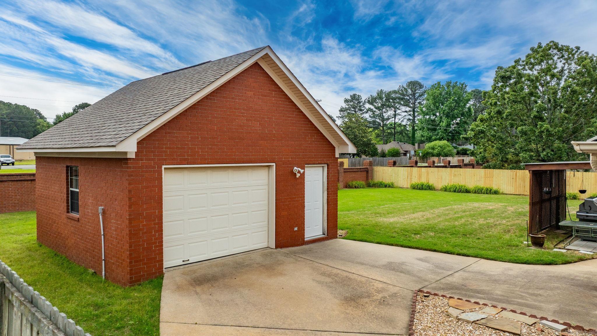 Royal Oaks - Residential