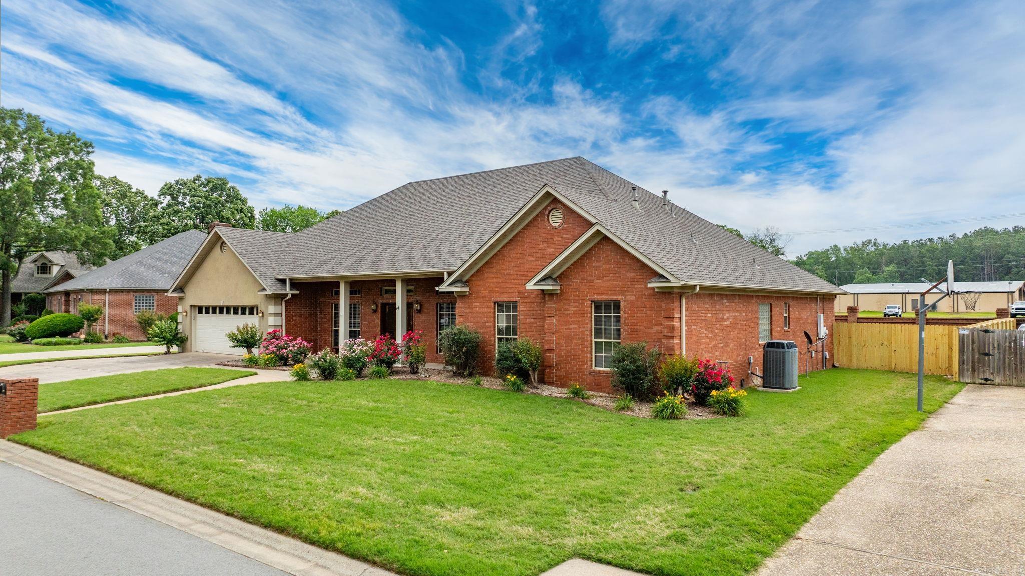 Royal Oaks - Residential