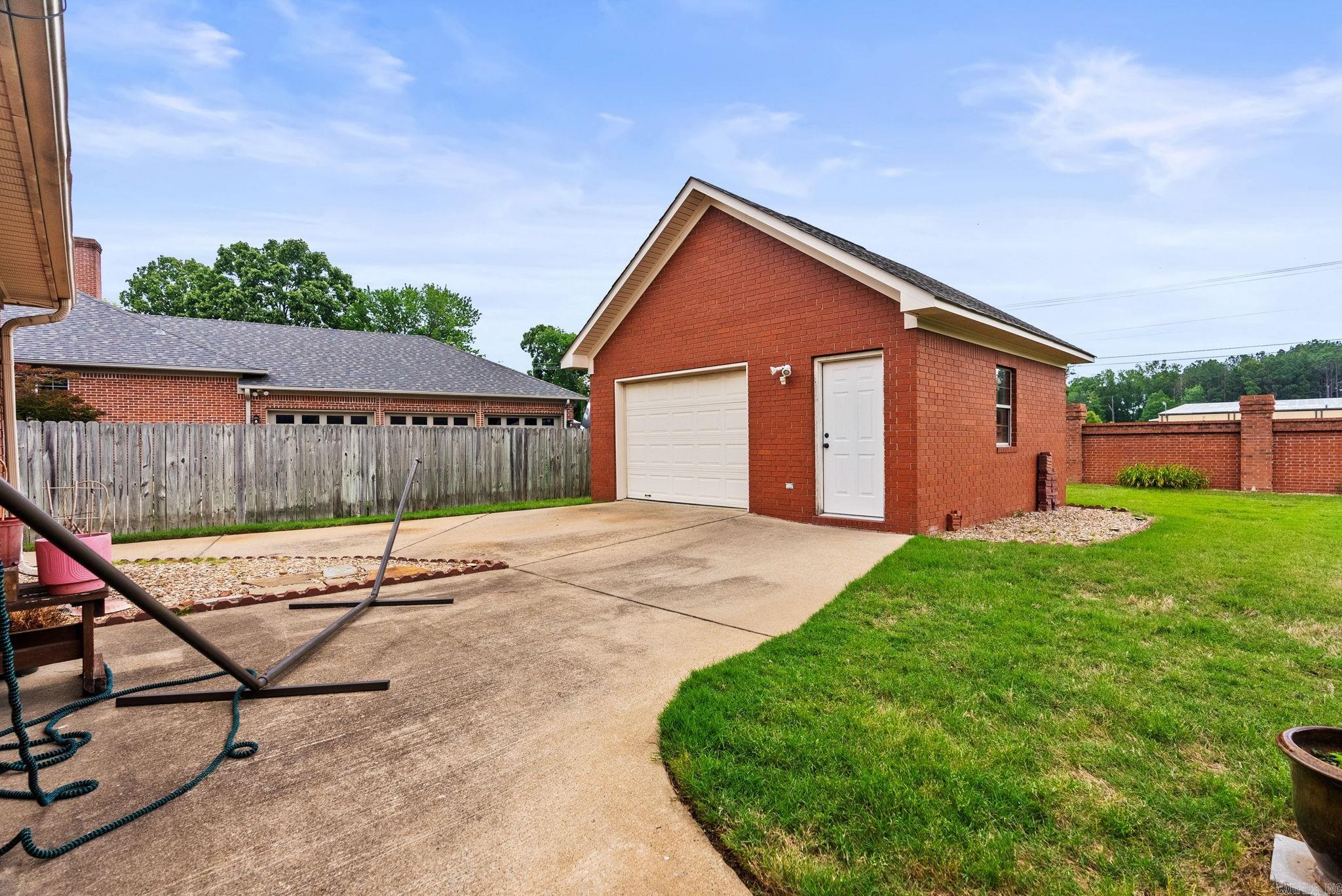 Royal Oaks - Residential