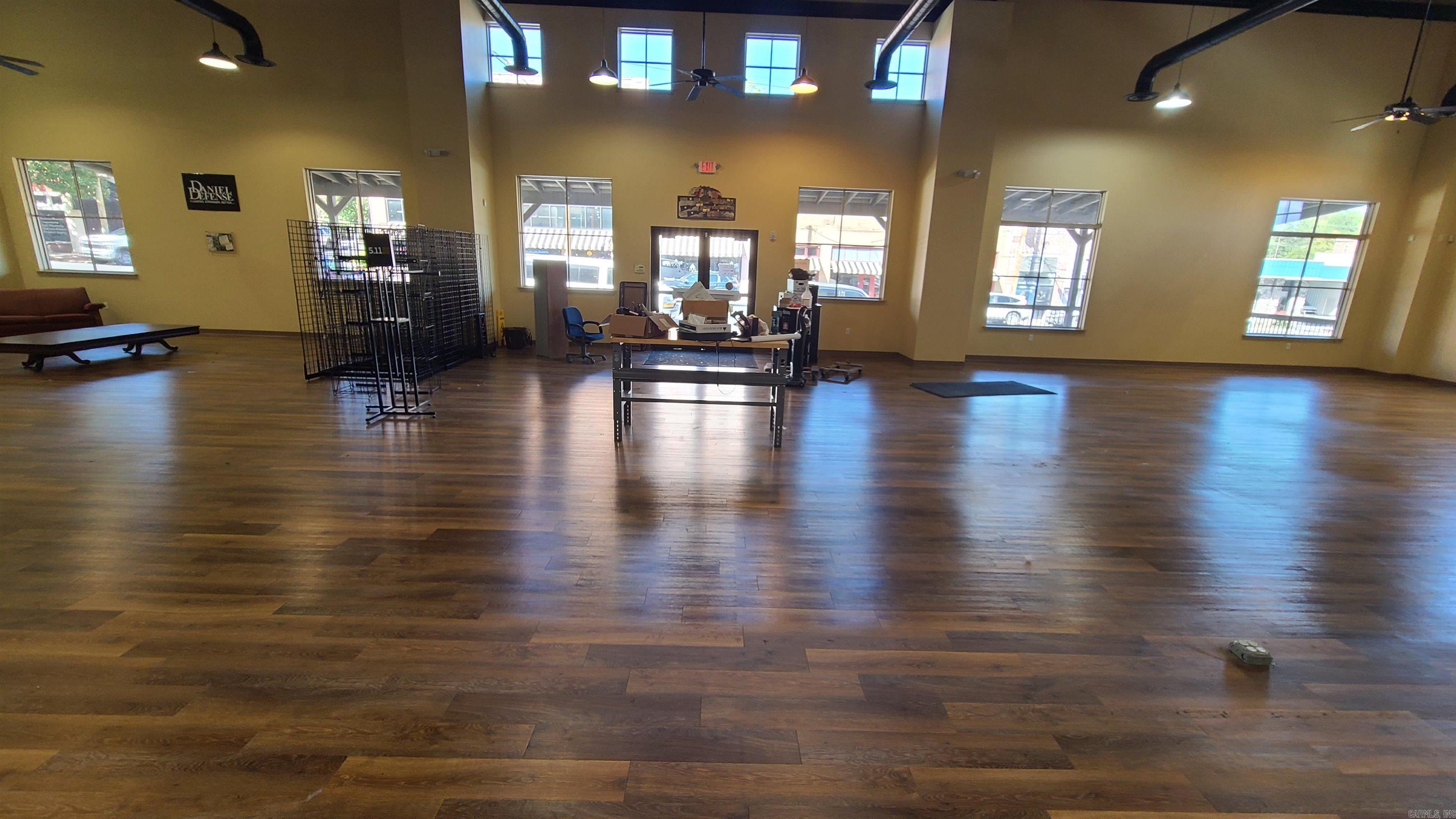 HSR BLK - Commercial Sale