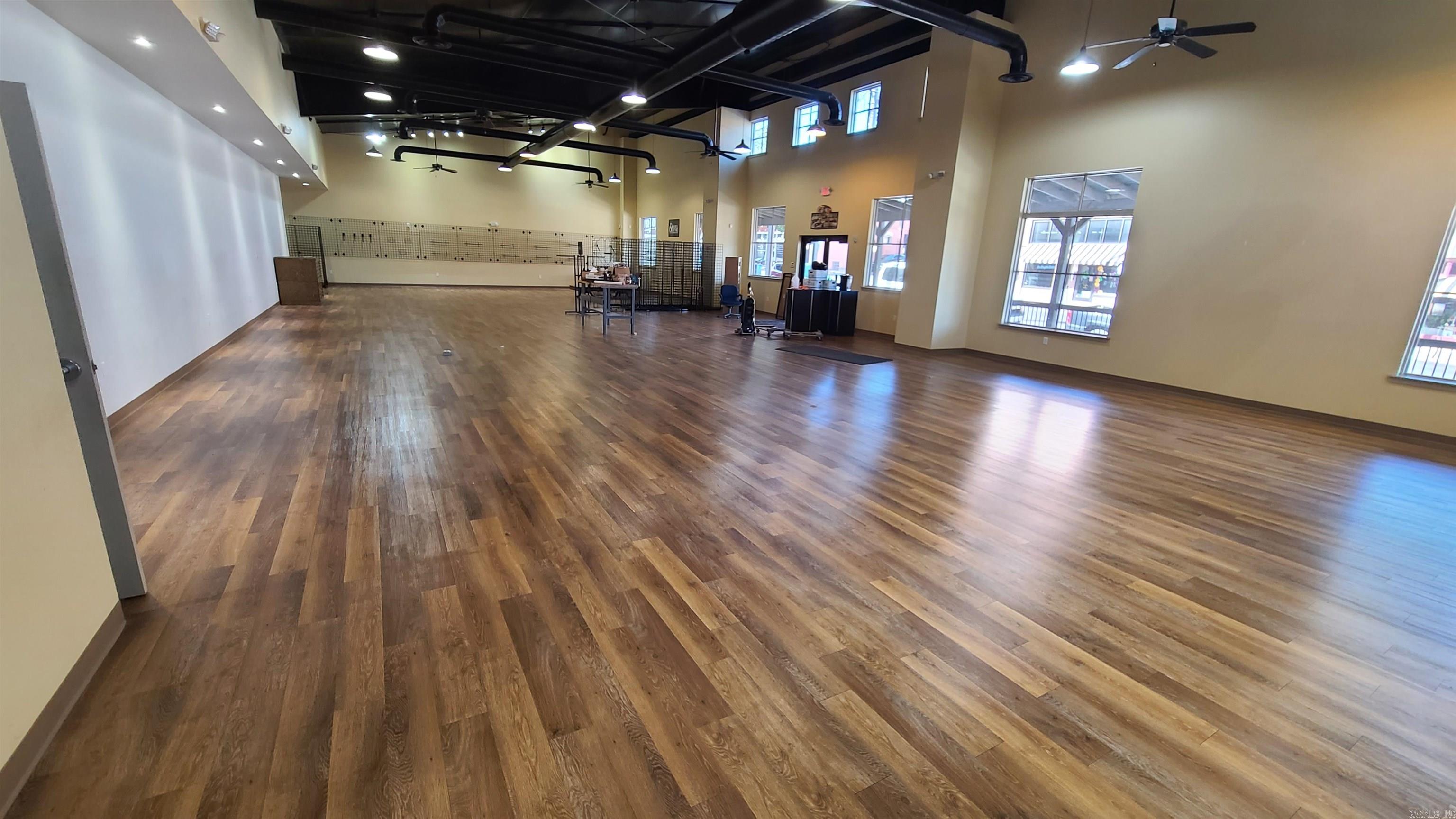 HSR BLK - Commercial Sale