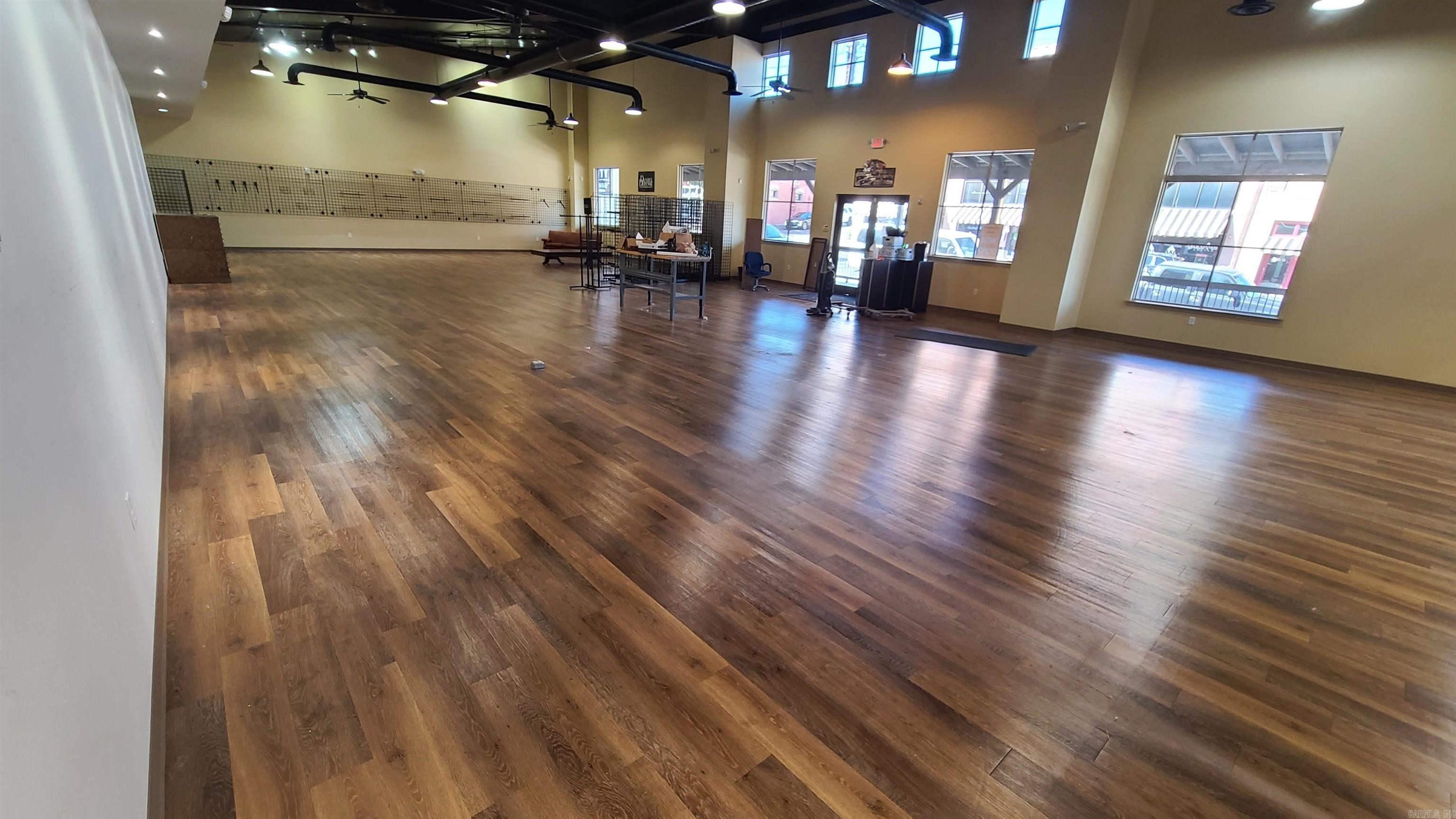 HSR BLK - Commercial Sale