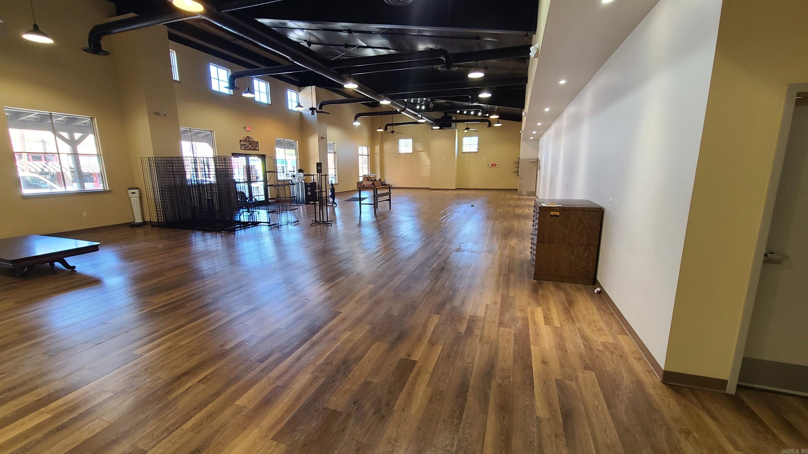 HSR BLK - Commercial Sale