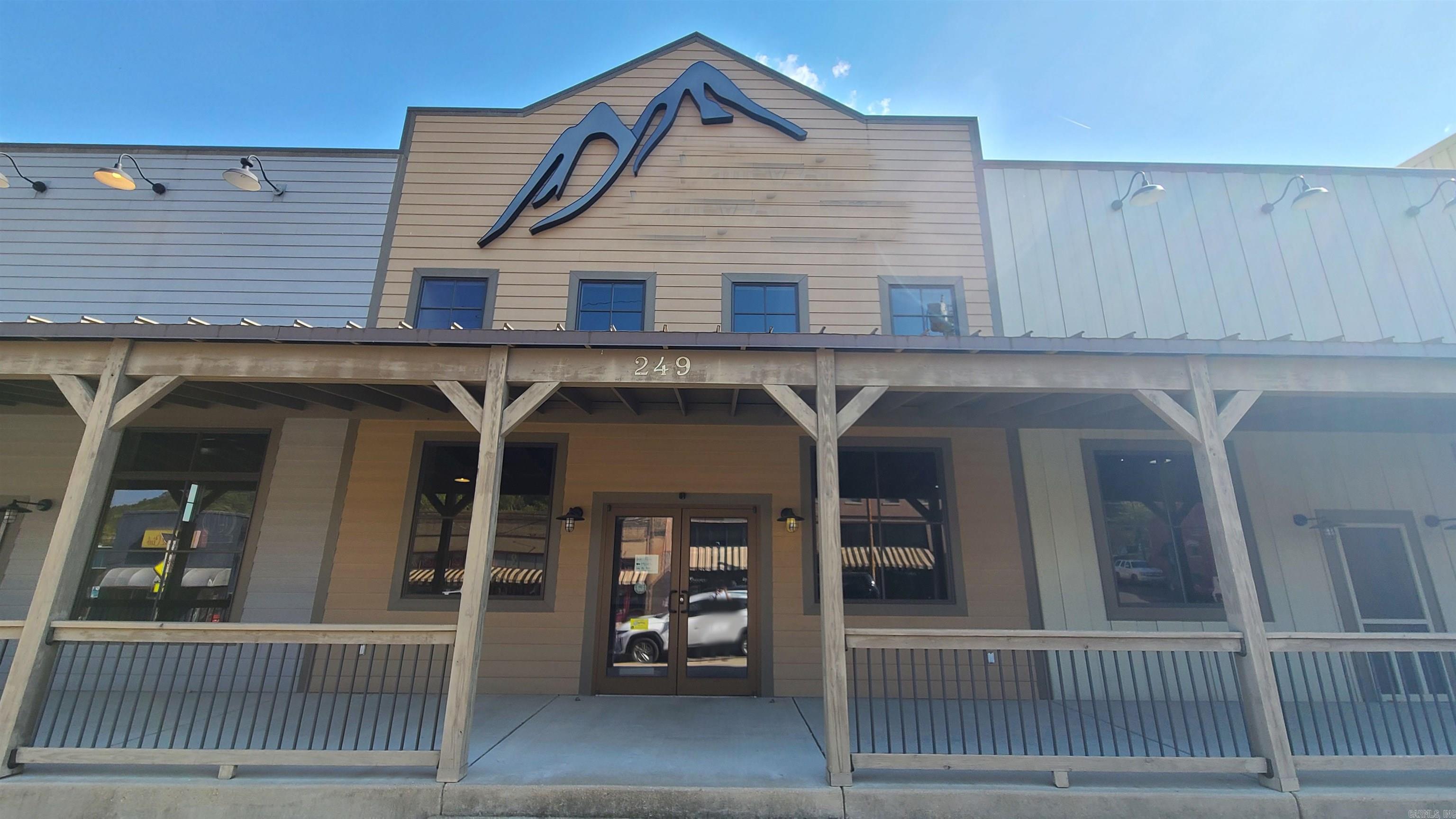 HSR BLK - Commercial Sale