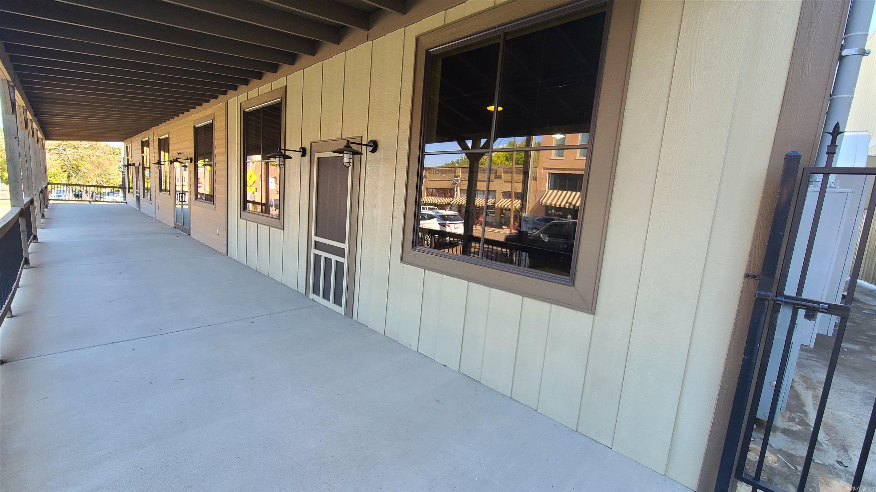 HSR BLK - Commercial Sale