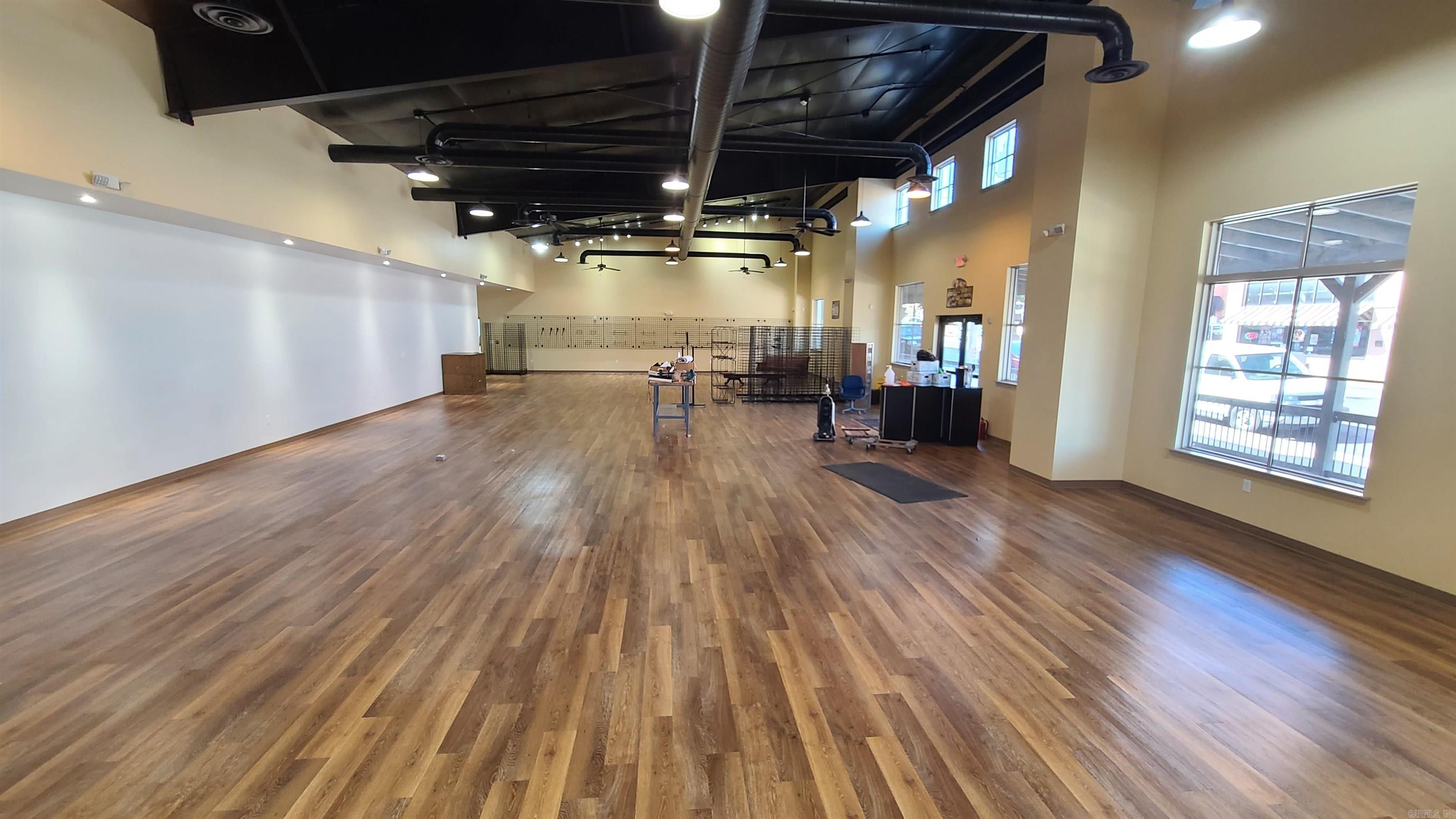 HSR BLK - Commercial Sale