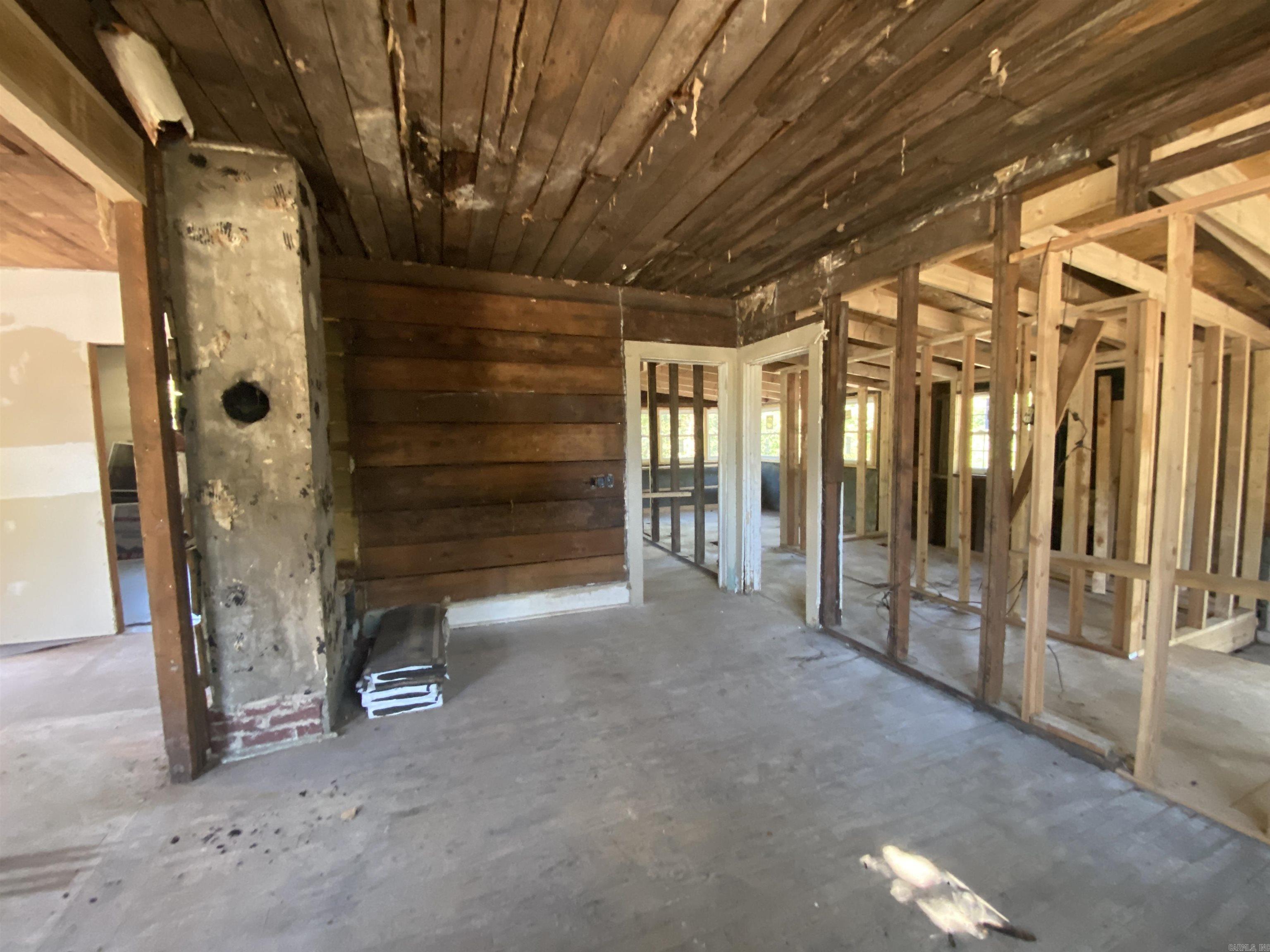 Metes & Bounds - Commercial Sale