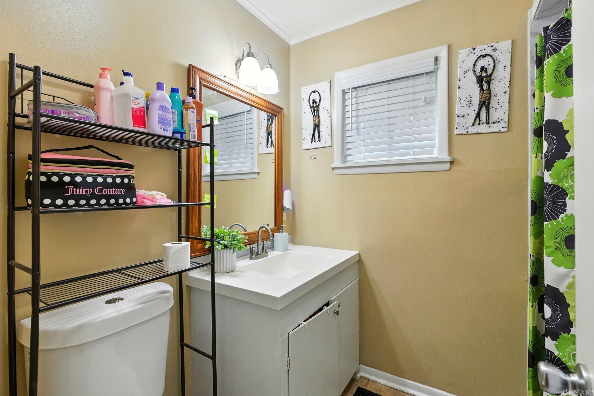 ARROW HEAD MANOR - Residential