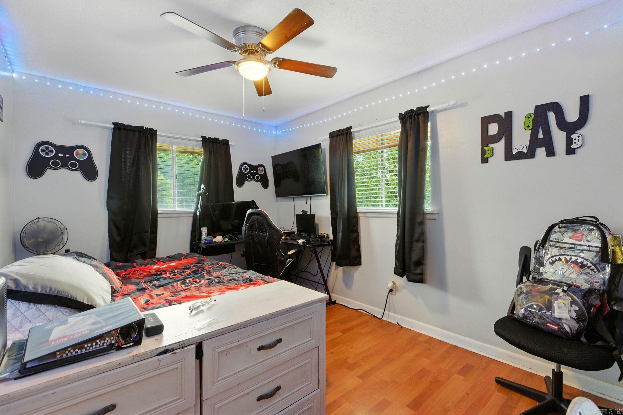 ARROW HEAD MANOR - Residential