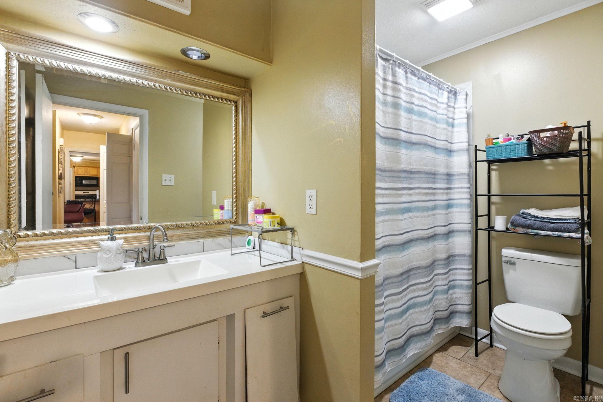 ARROW HEAD MANOR - Residential