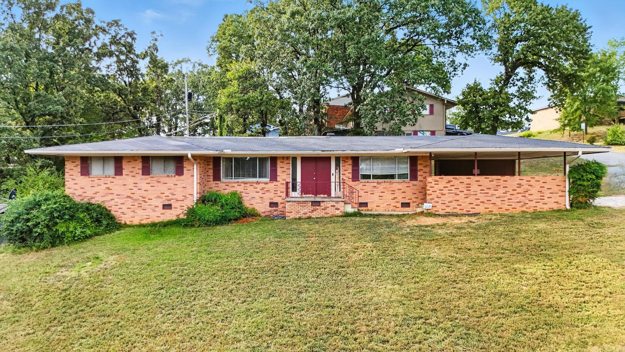 ARROW HEAD MANOR - Residential