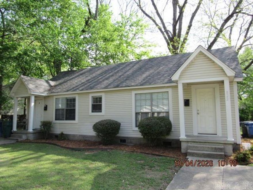 Spacious one bedroom duplex located in the heart of Old Town Conway! Recent updates include LVT flooring throughout, ceiling fans, 2-inch blinds throughout, newer refrigerator, newer stove, and refinished tub & surround. Other amenities include stackable washer & dryer, all electric, and lawn care provided. Small pet negotiable with a non-refundable pet fee! ***PLEASE NOTE WE DO NOT ADVERTISE ON CRAIGSLIST OR FACEBOOK. ANY LISTING OF OURS SEEN IS A SCAM!!!***