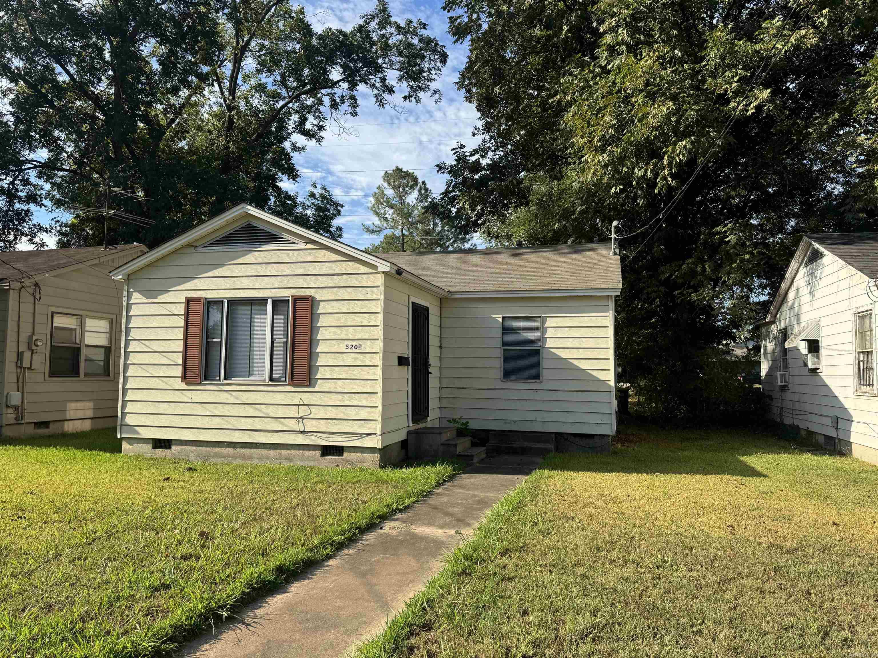 Great home for investment property or home! Recently updated & ready to go! NEW ROOF! 3 bed 1 bath. Huge remodeled kitchen. Beautiful floors. Nice level partially fenced back yard. This is a must see.
