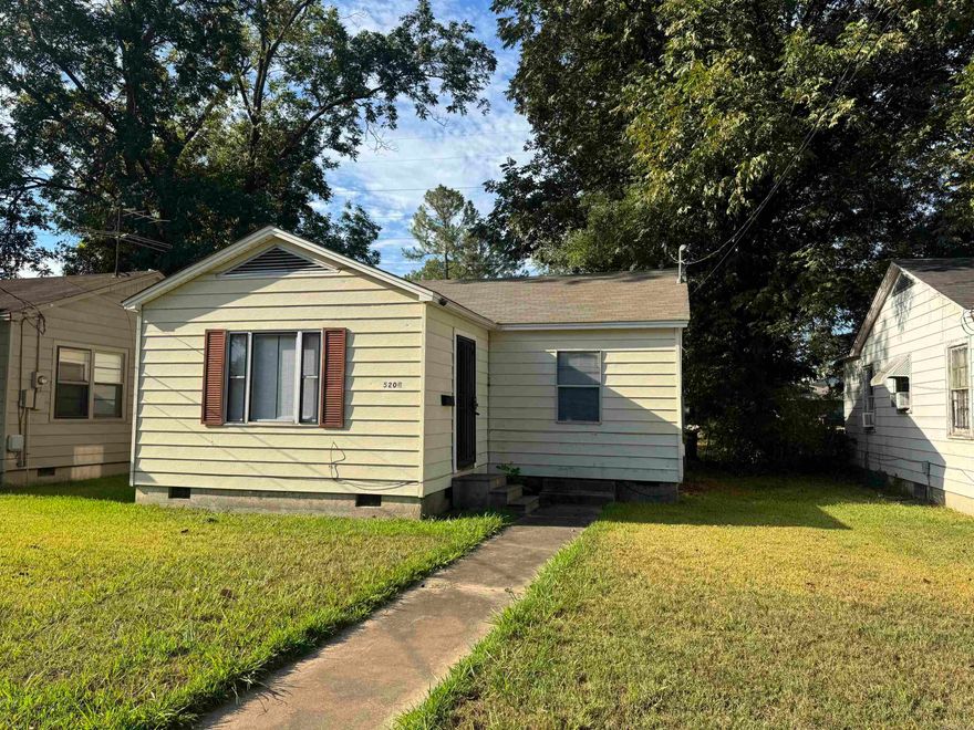 Great home for investment property or home! Recently updated & ready to go!  NEW ROOF! 3 bed 1 bath. Huge remodeled kitchen. Beautiful floors. Nice level partially fenced back yard. This is a must see.