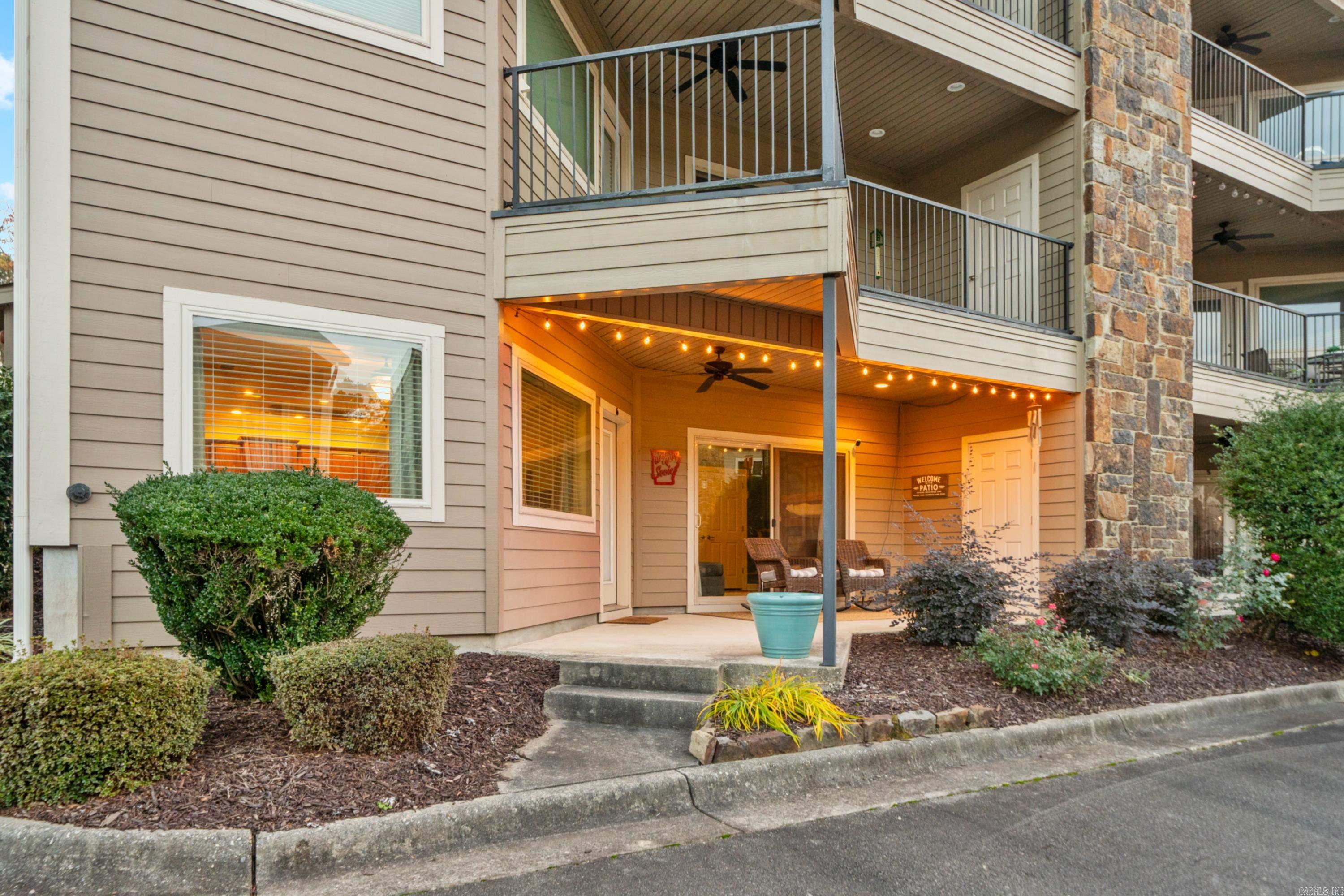 WOODLAND SHORES - Residential