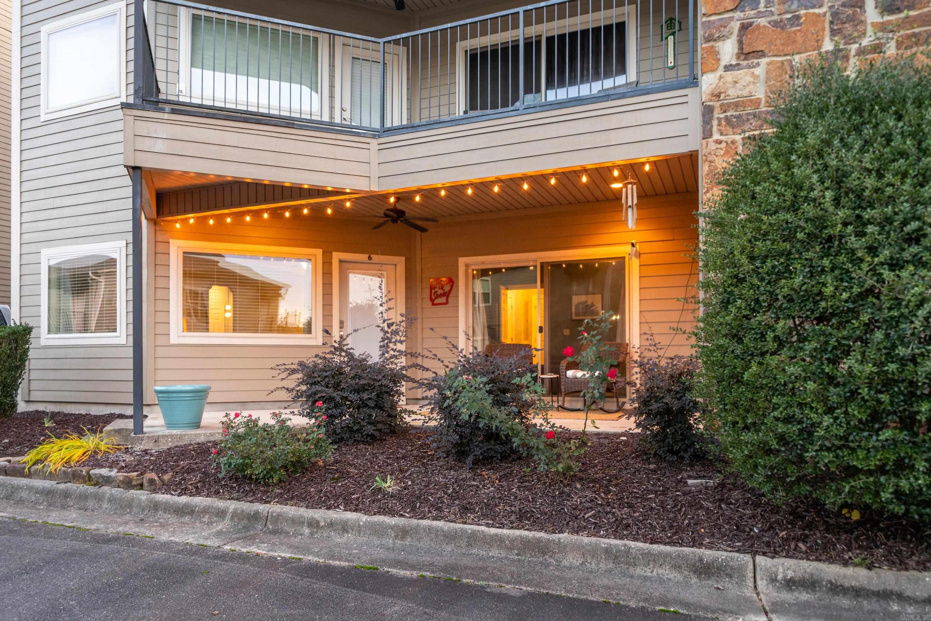 WOODLAND SHORES - Residential