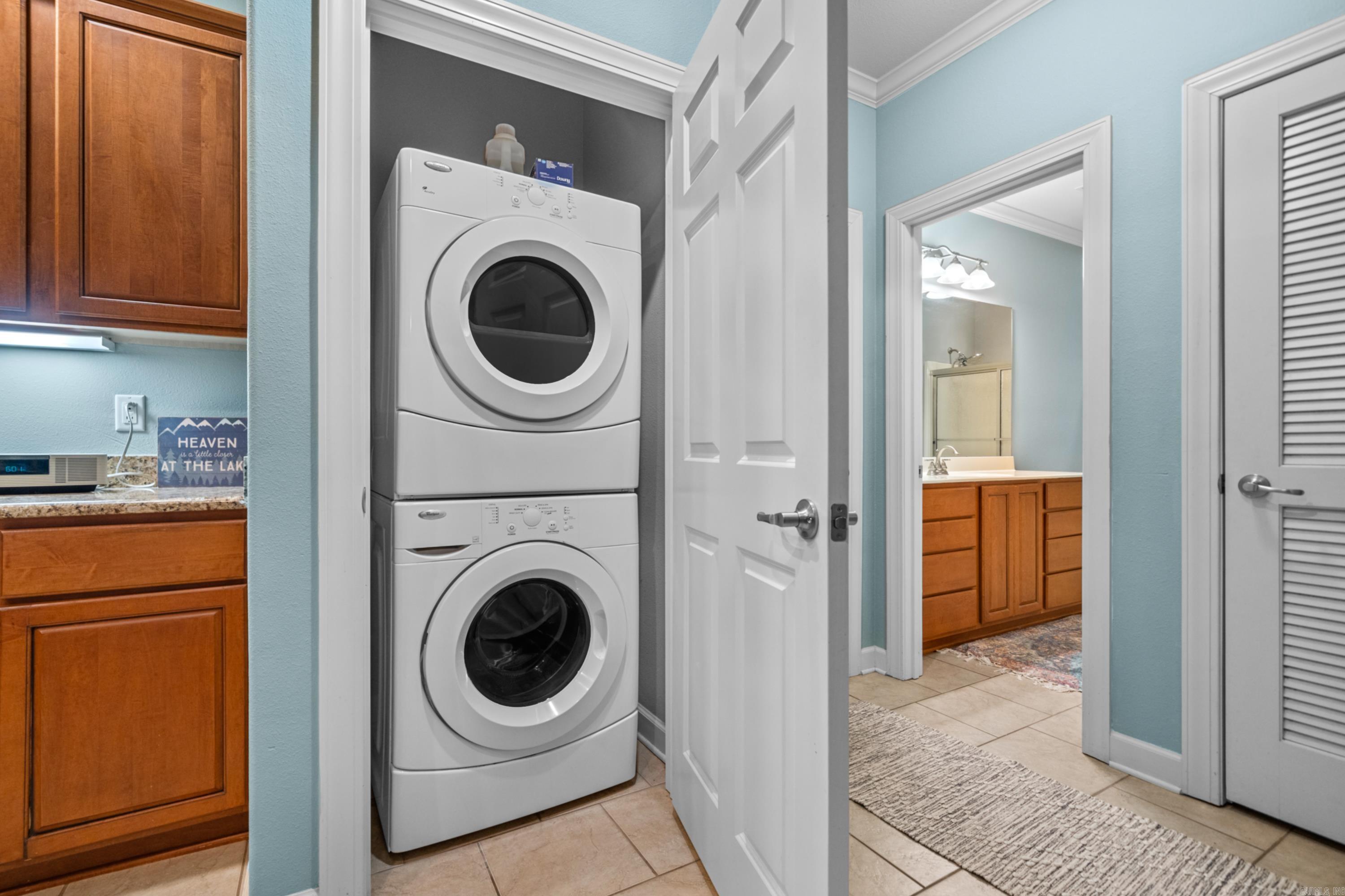 WOODLAND SHORES - Residential