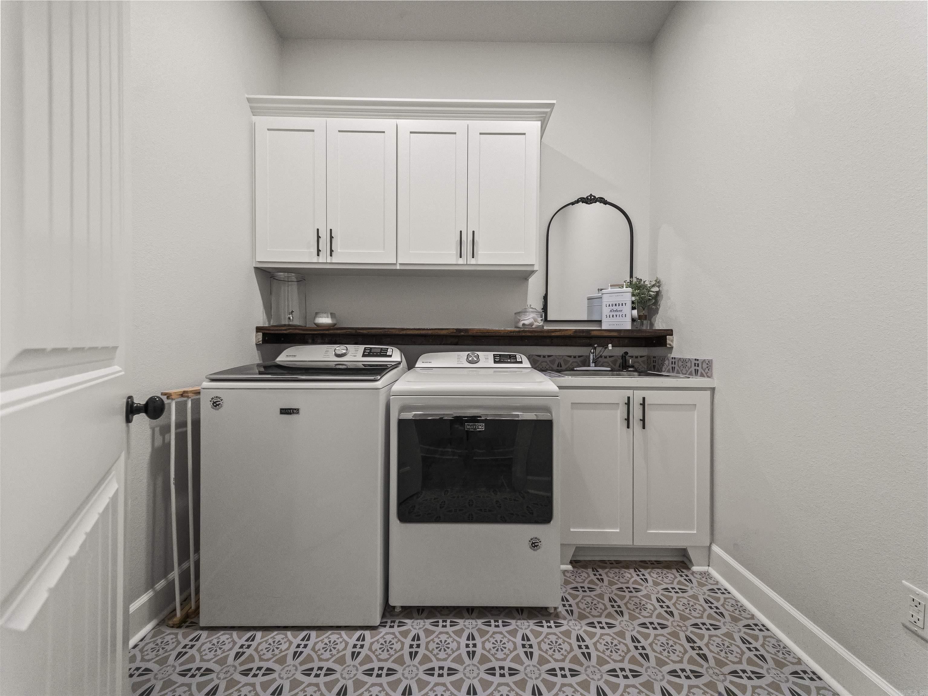 ARLINGTON PARK - Residential