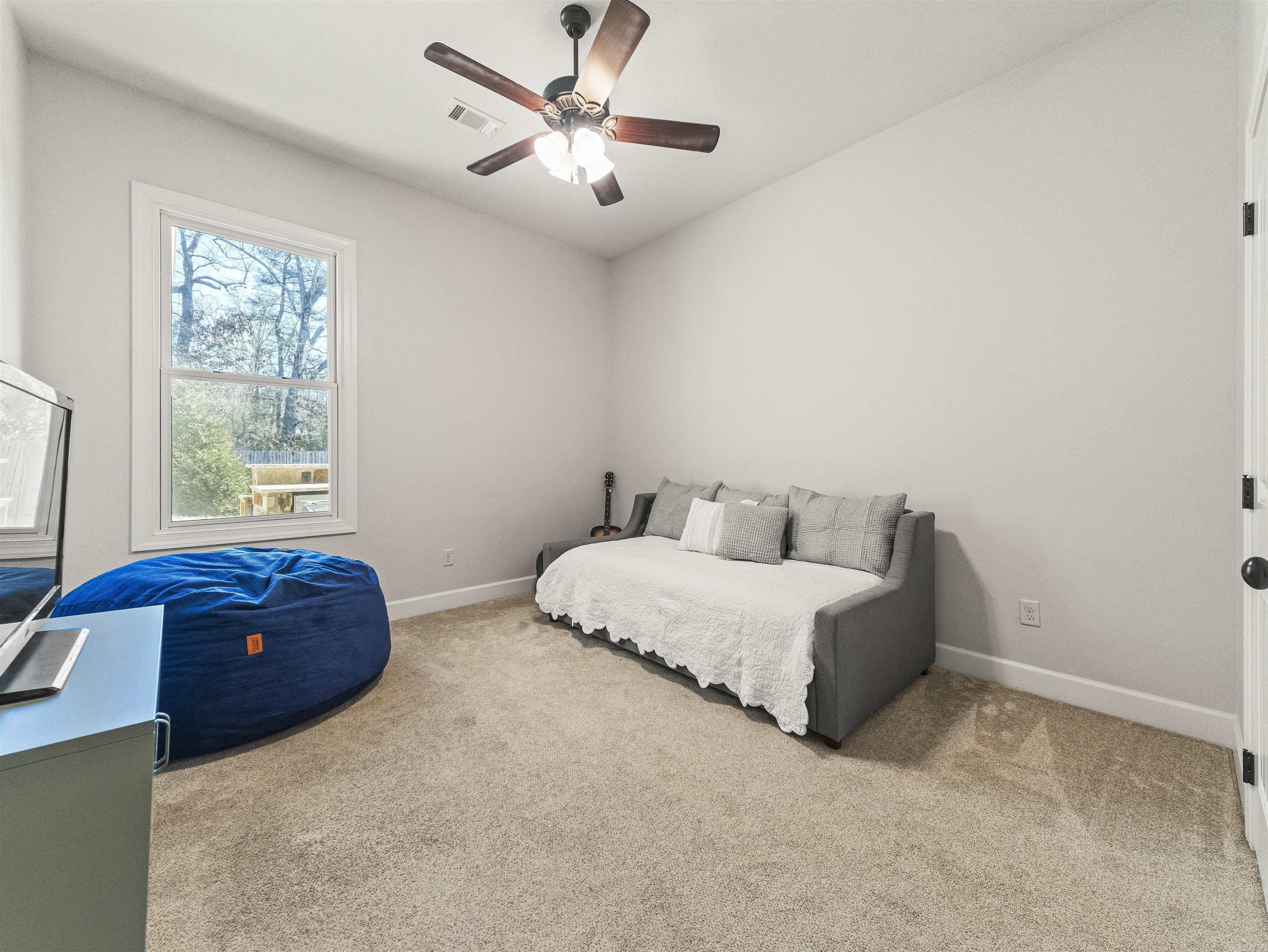 ARLINGTON PARK - Residential