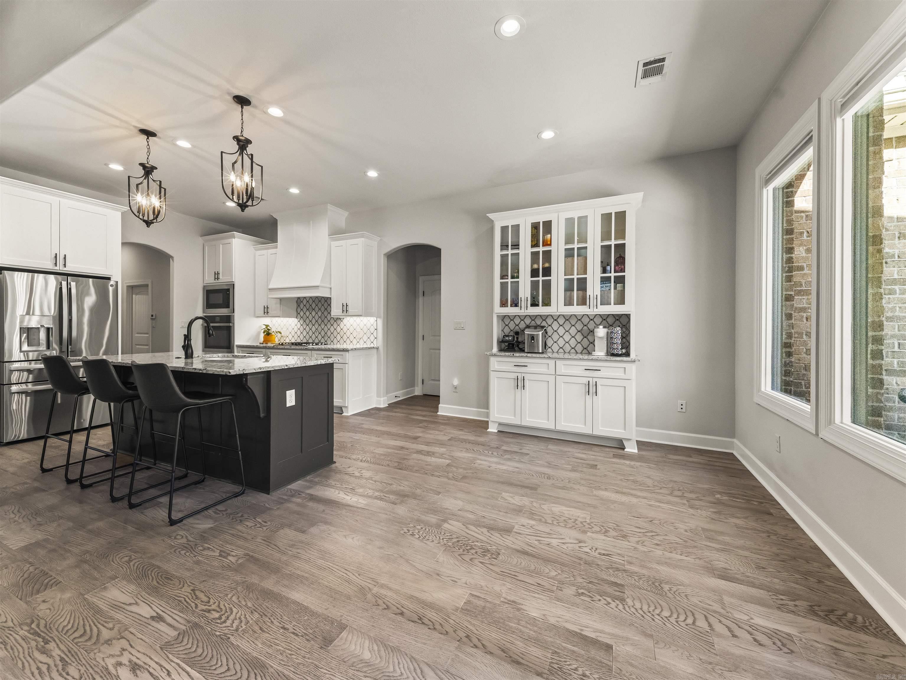 ARLINGTON PARK - Residential