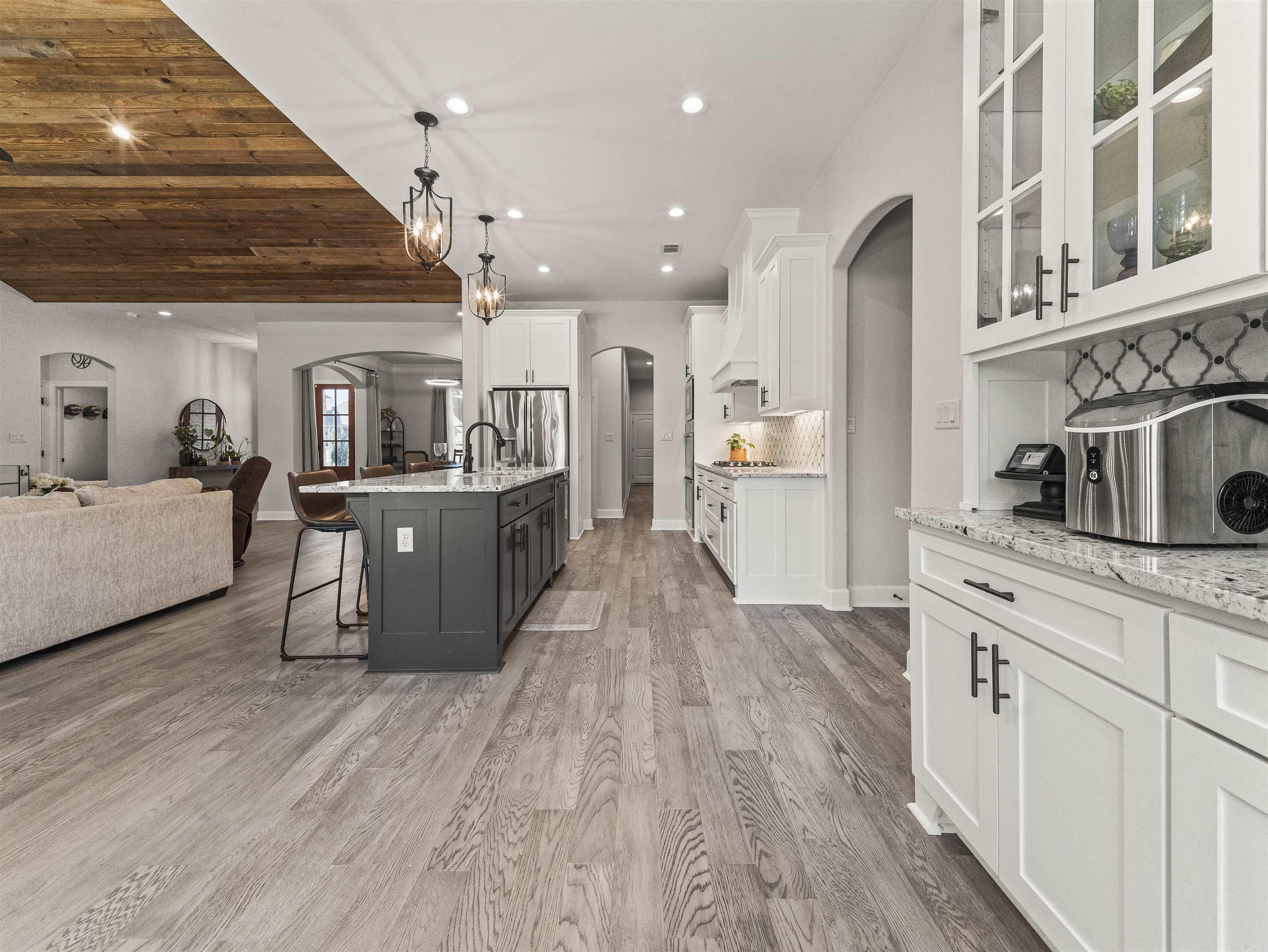 ARLINGTON PARK - Residential