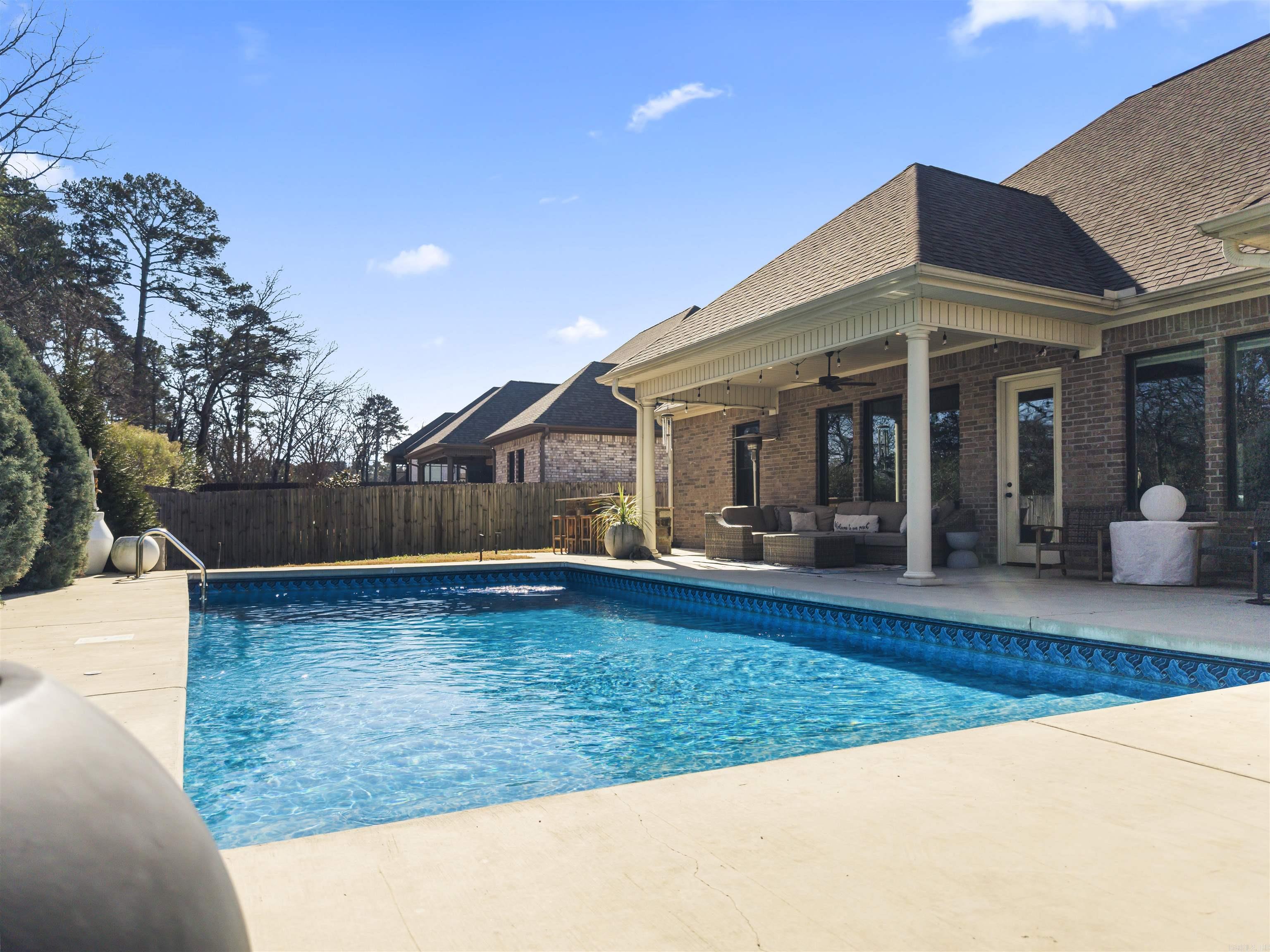 ARLINGTON PARK - Residential