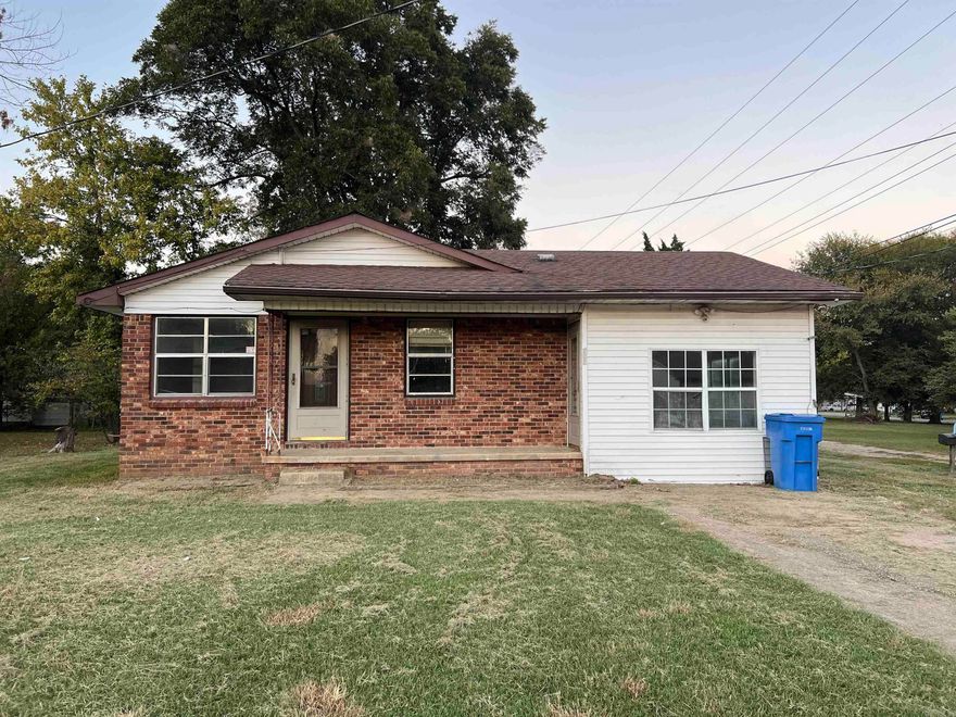 Great Curb appeal home 3 bedroom 1 bath. A little TLC and you can make this home or it would be a great rental property. Also make a great duck lodge! Call today to make it yours!