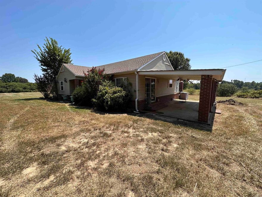 Great property for investors. Three bedroom one bath home sitting on 2.59 beautiful acres. Make this home your own or a great flip opportunity. SEE AGENT REMARKS!
