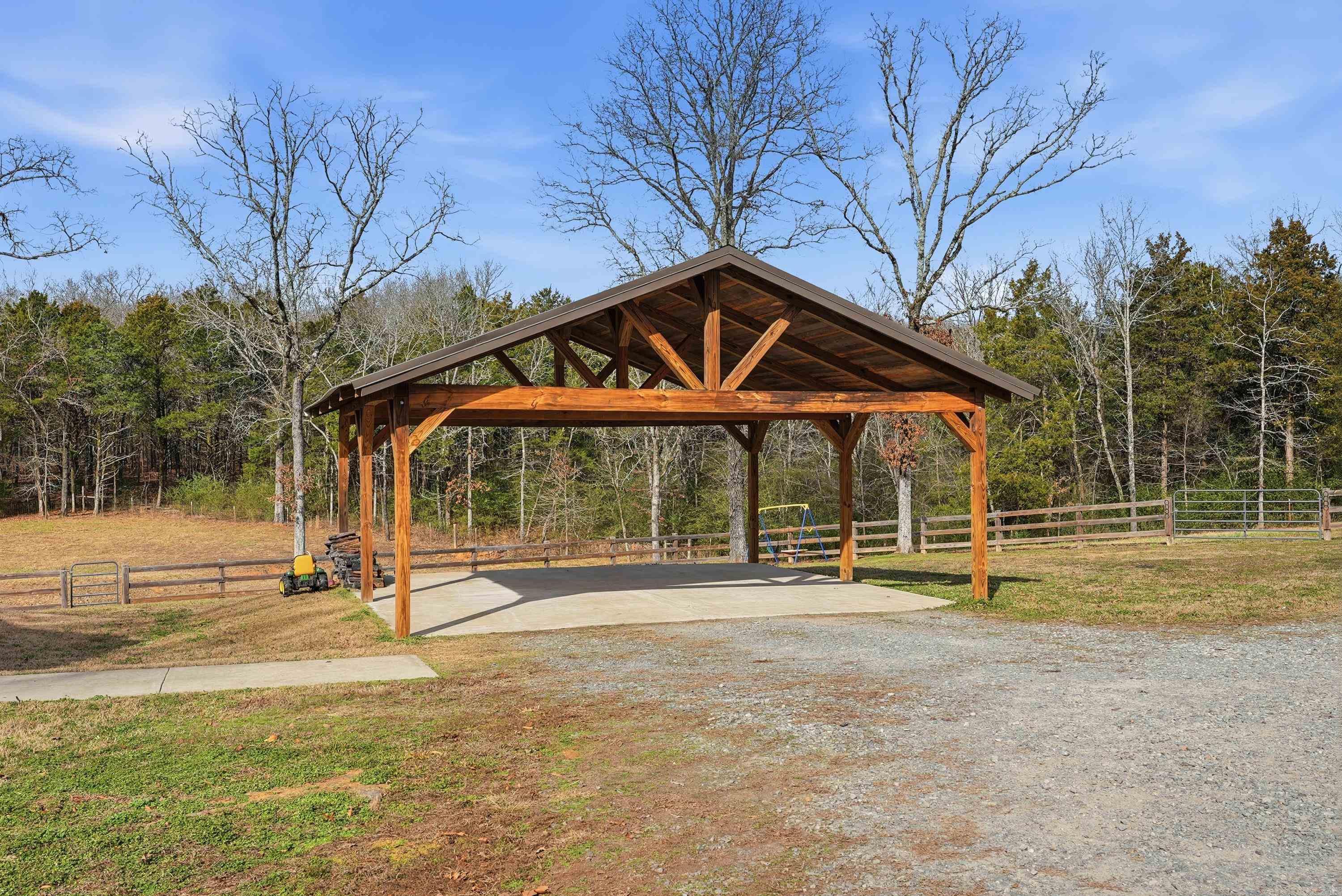 TATER HILL EST - Residential