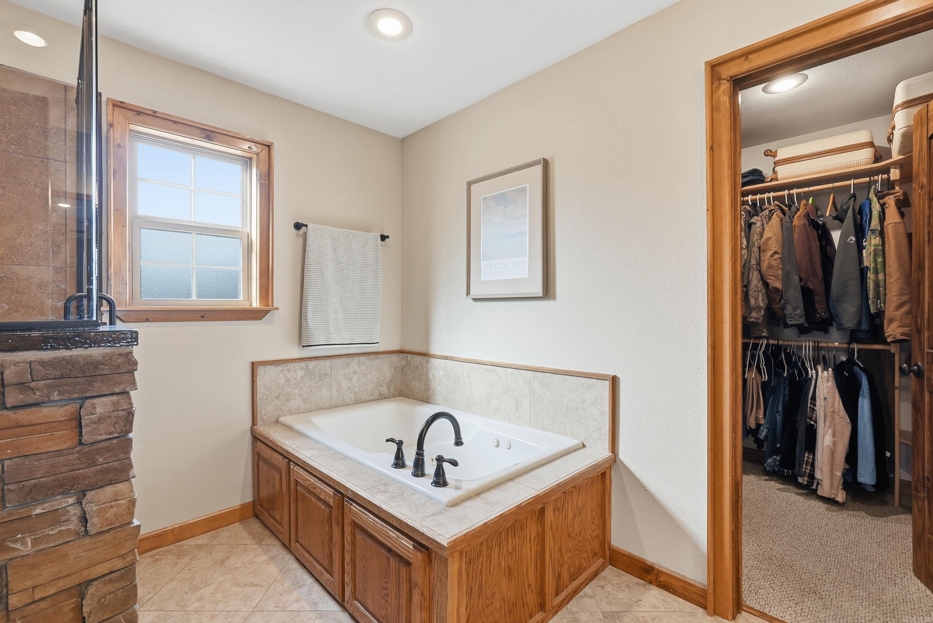 TATER HILL EST - Residential