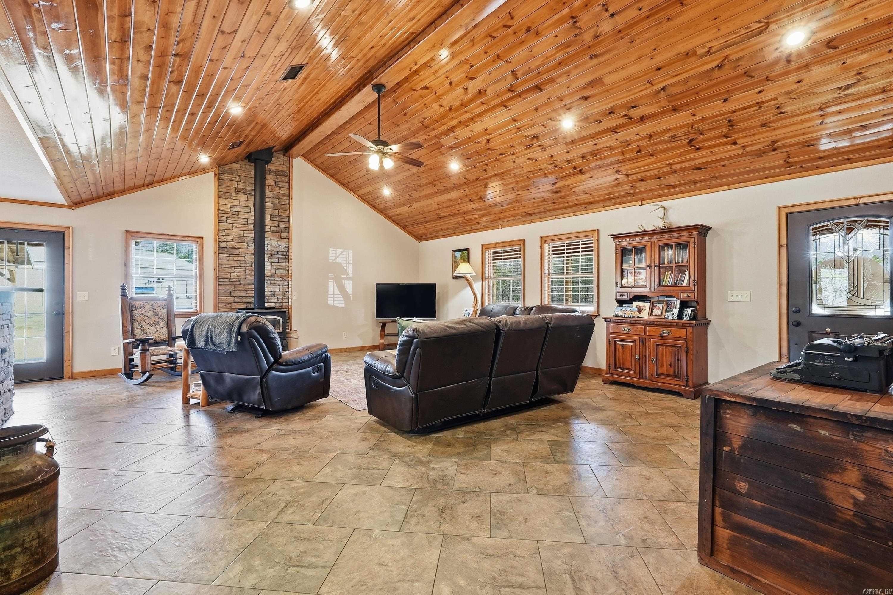 TATER HILL EST - Residential