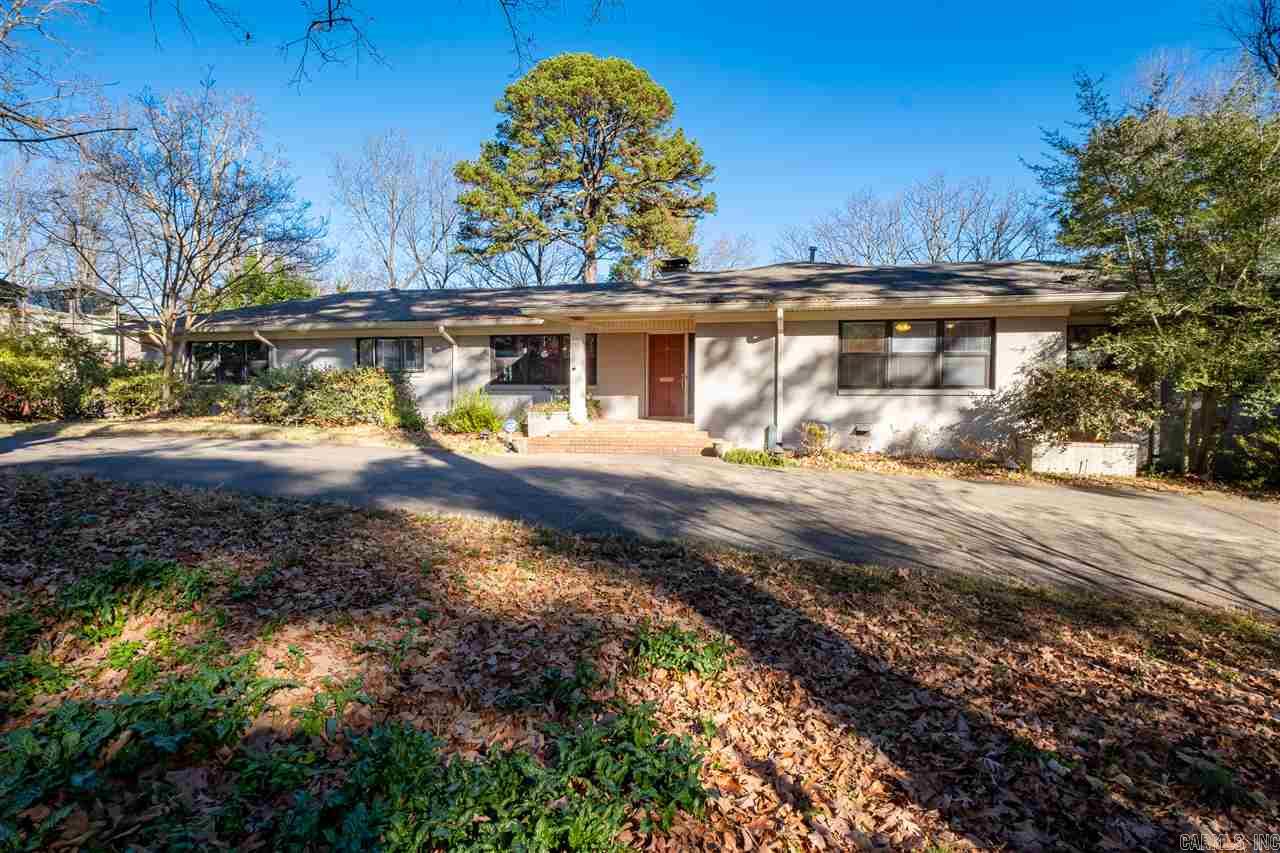 Spectacular river views and room for everyone! Beautiful hardwood floors. Updated kitchen opens to breakfast room & large family room. 3 Living Areas. Main floor has en-suite Master & two additional bedrooms w/shared bathroom. Downstairs has 2 en-suite bedrooms. Side entry 2/car garage, circle drive w/parking pads. Wonderful decks, large lot, fully fenced backyard. Elevator, whole house generator & 2 laundry rooms. Storage galore. Fantastic floor plan for family living & entertaining. Agents, see remarks.