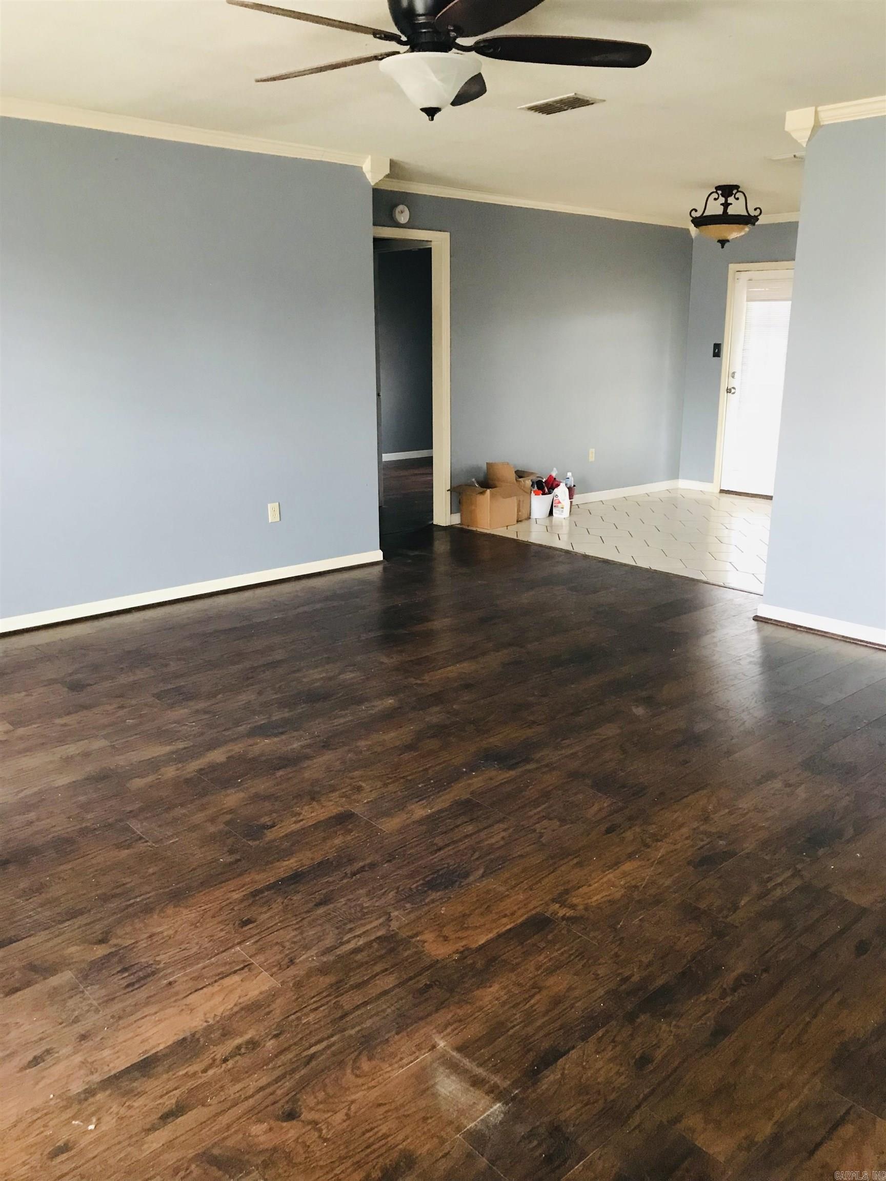 MAIN PLACE - Residential