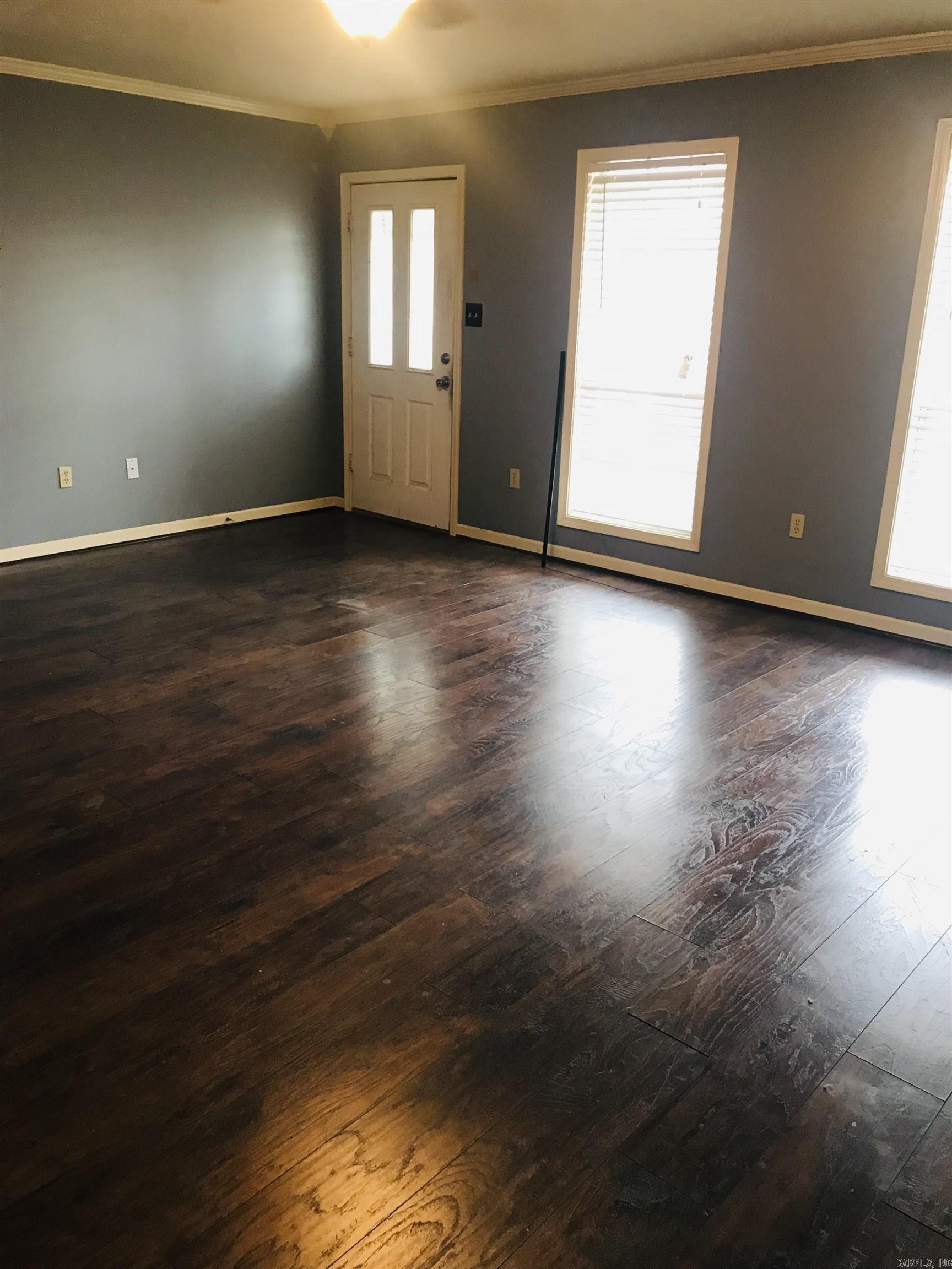 MAIN PLACE - Residential