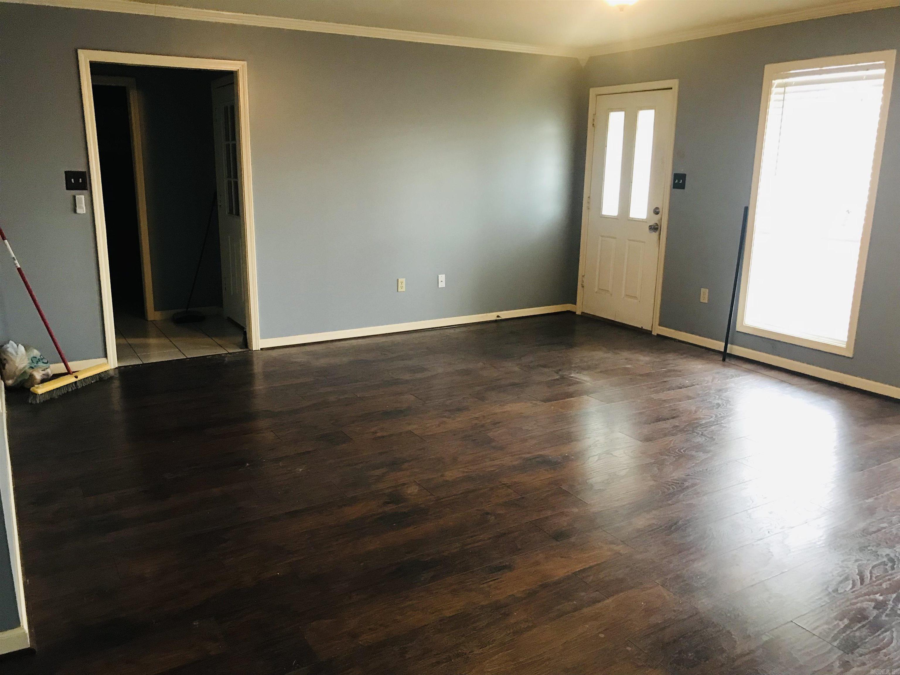 MAIN PLACE - Residential