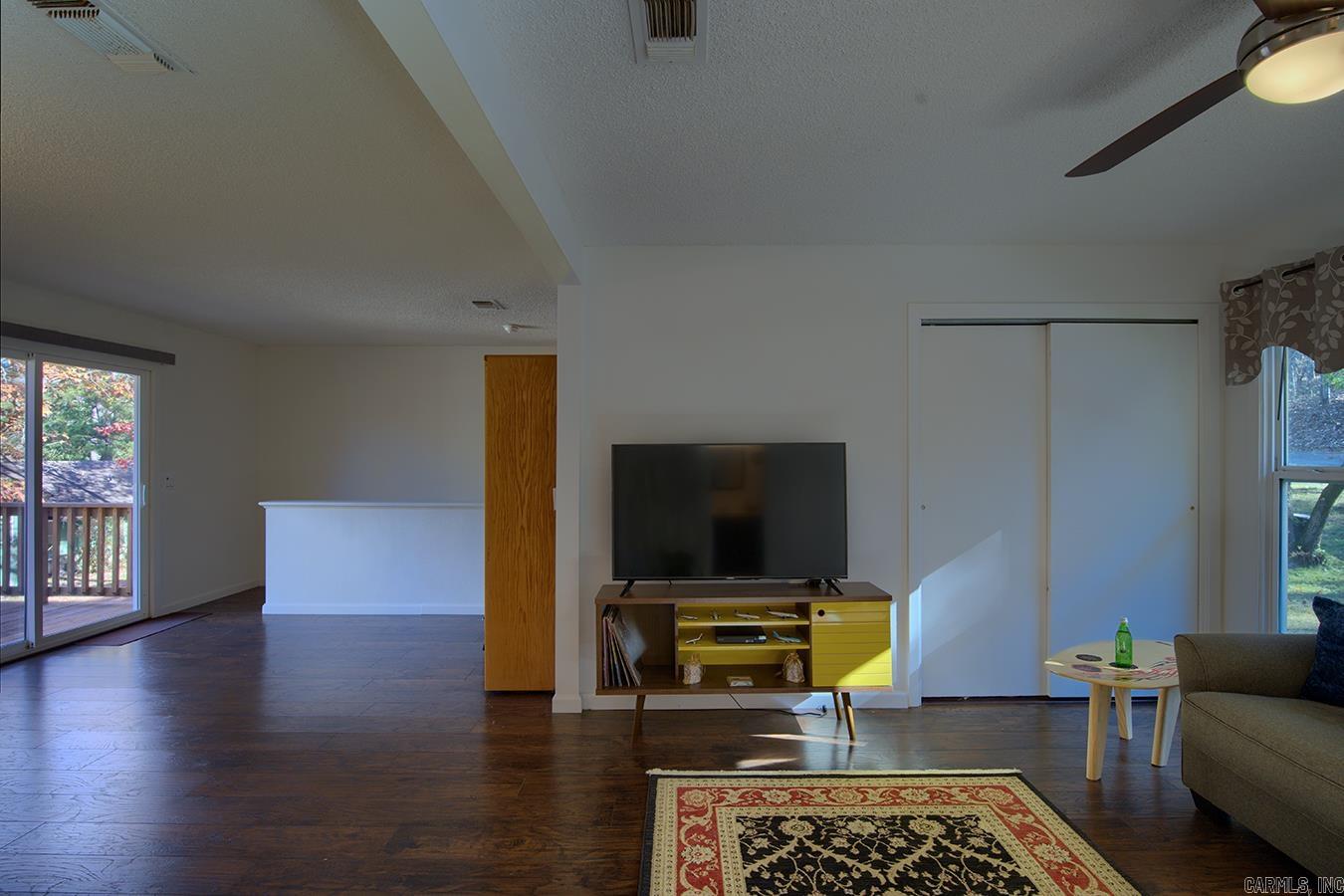 VALENCIA COURTS - Residential