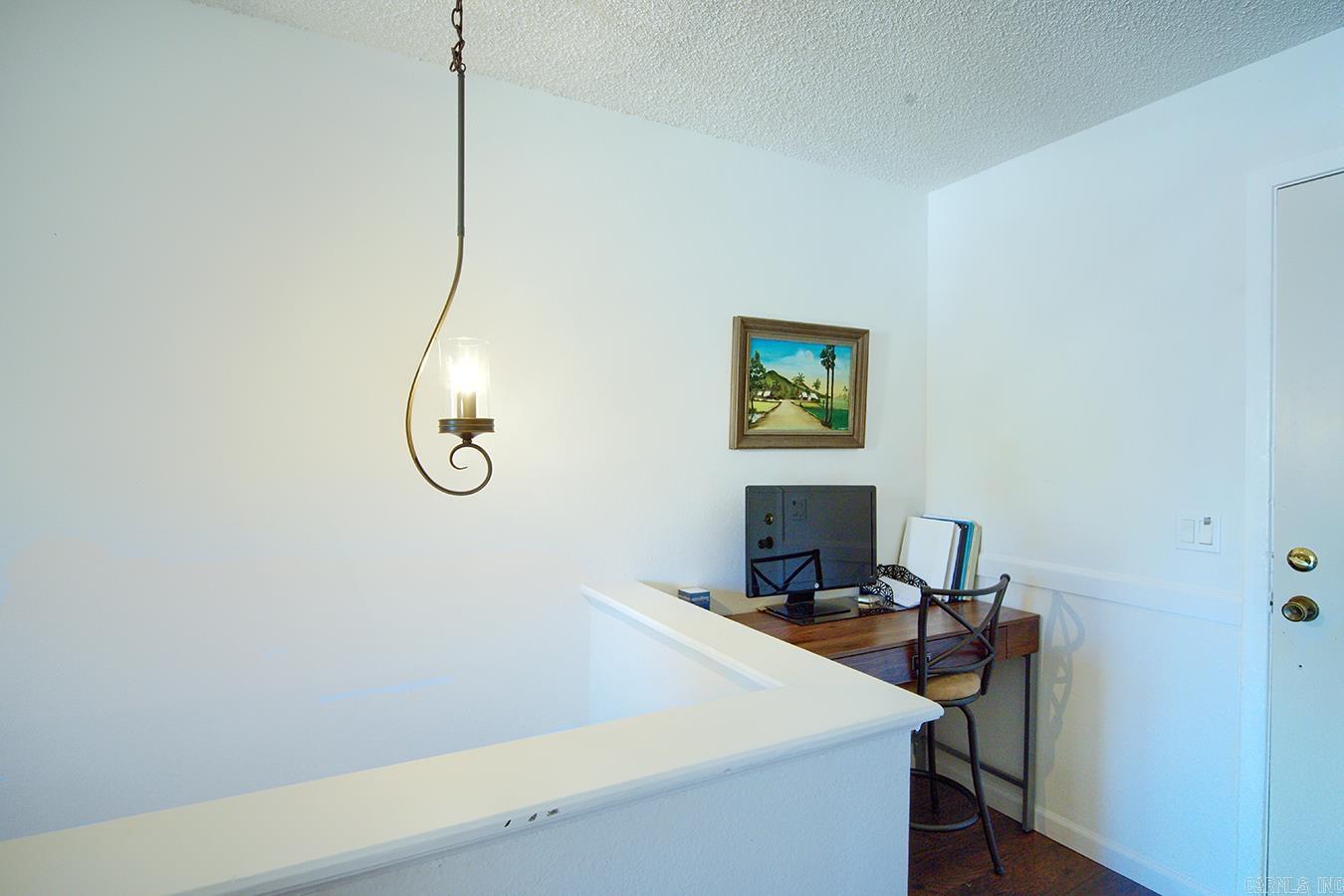 VALENCIA COURTS - Residential