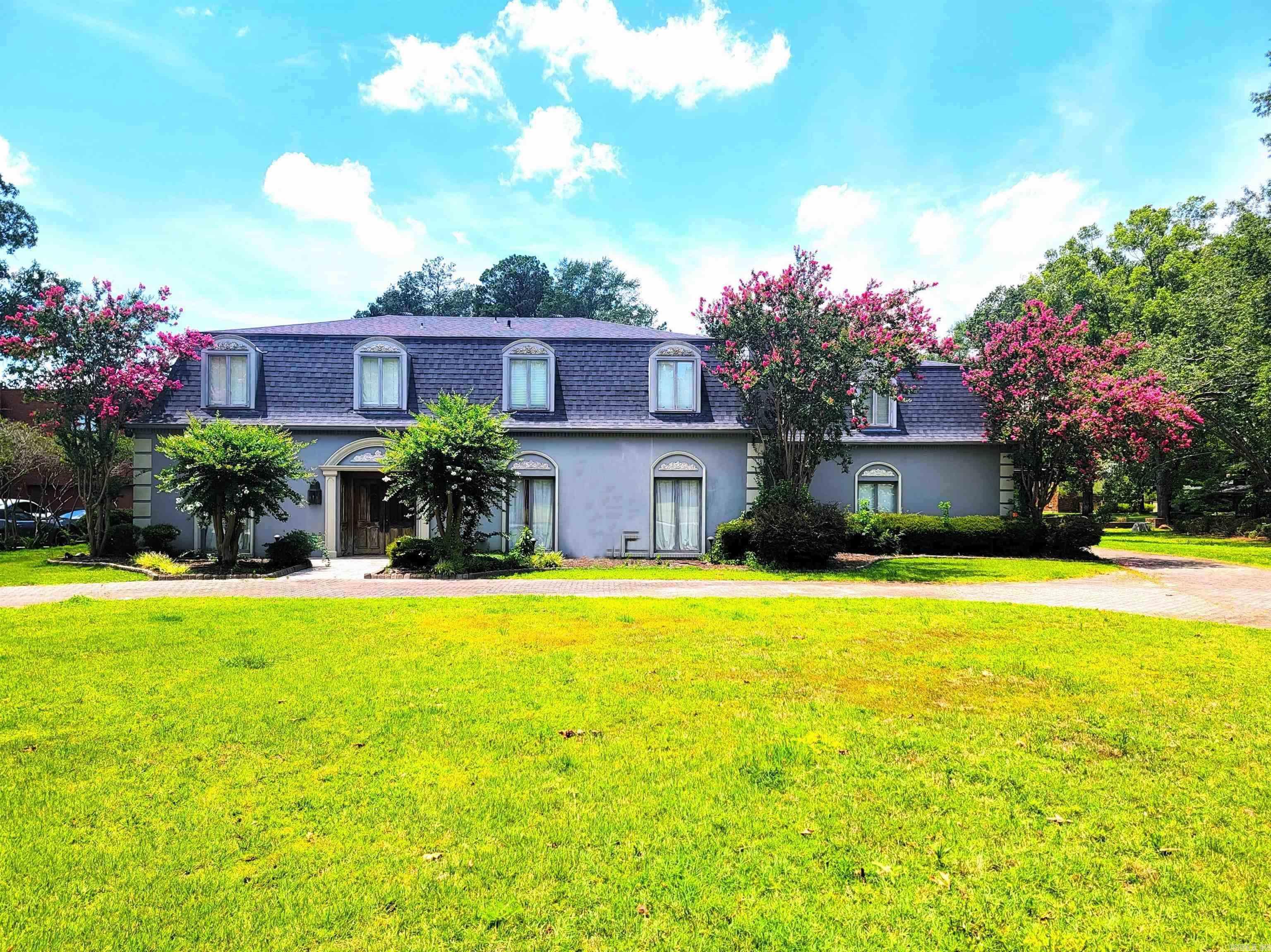 ELM WOODS - Residential