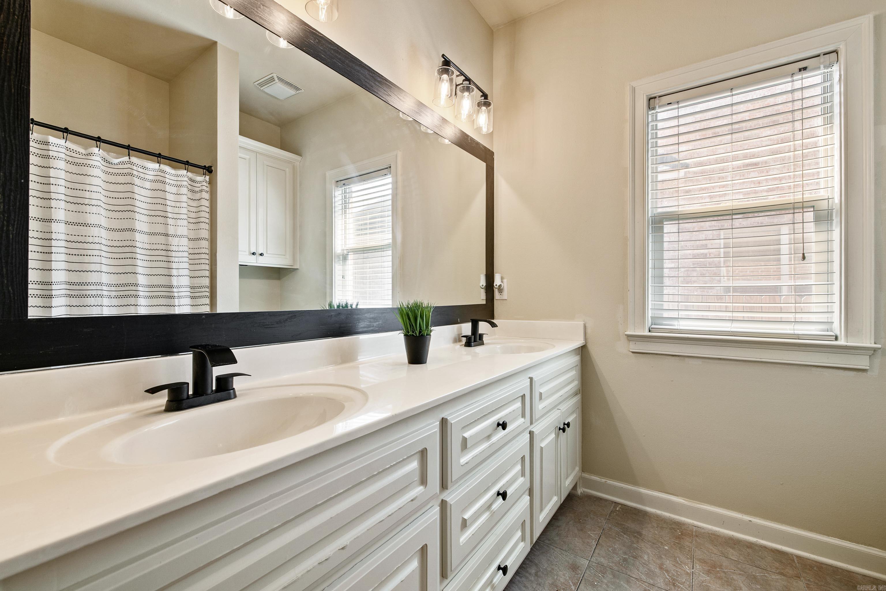 MADISON VALLEY - Residential