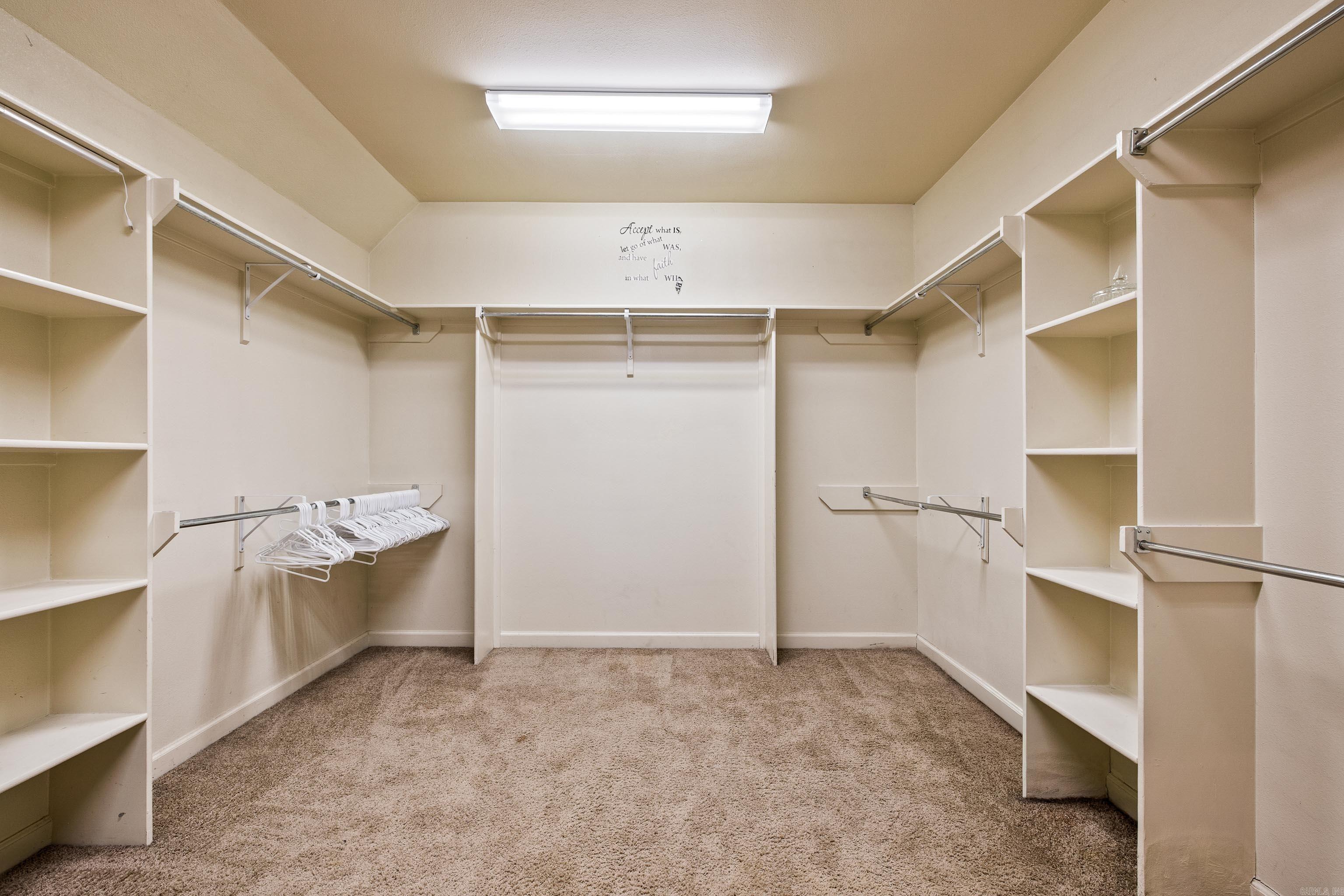 MADISON VALLEY - Residential