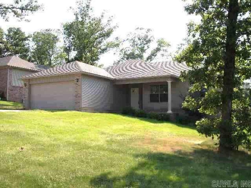 Great home in the Magness Creek subdivision ready for lease.