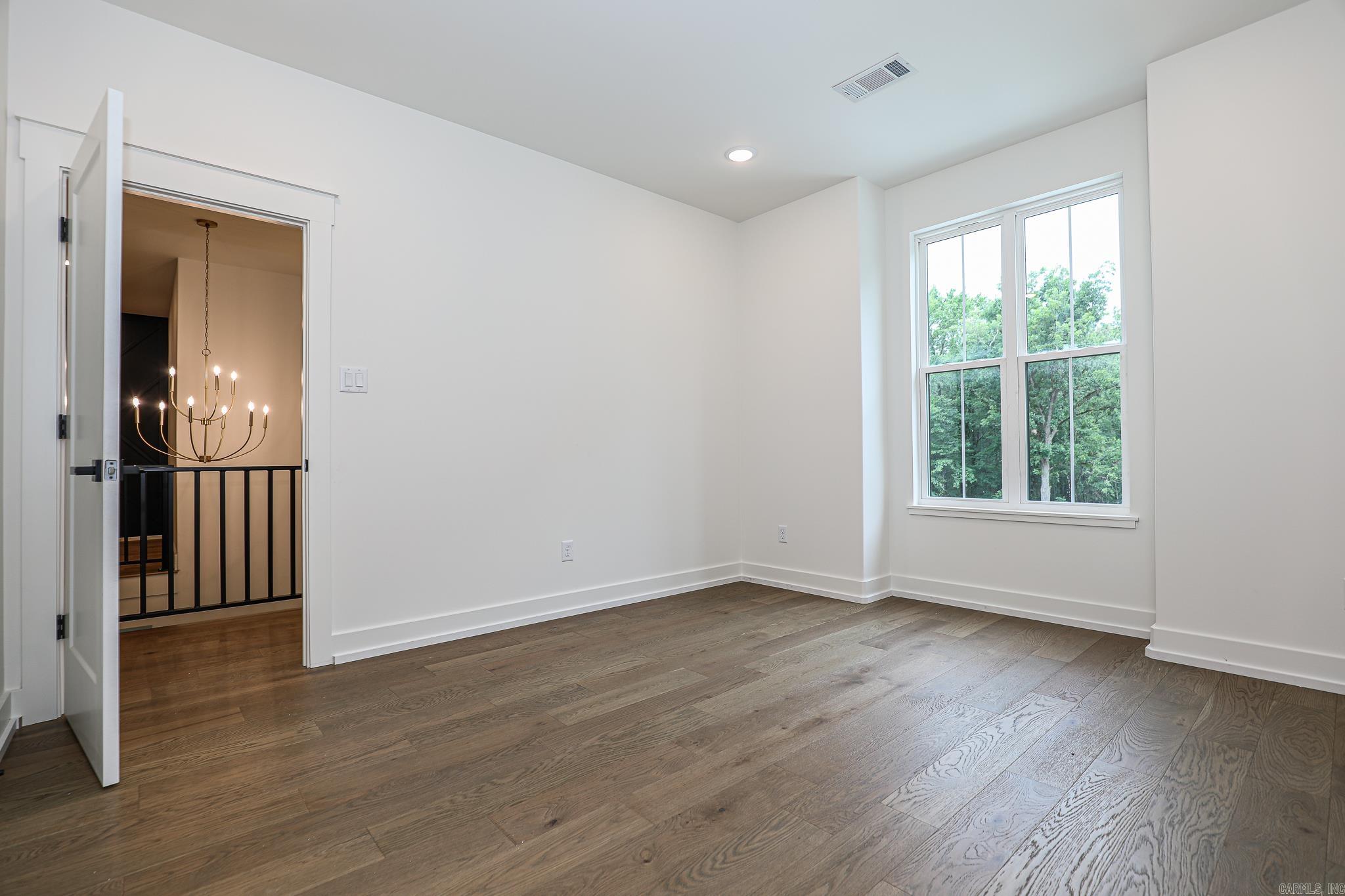 HAZEL OAK - Residential