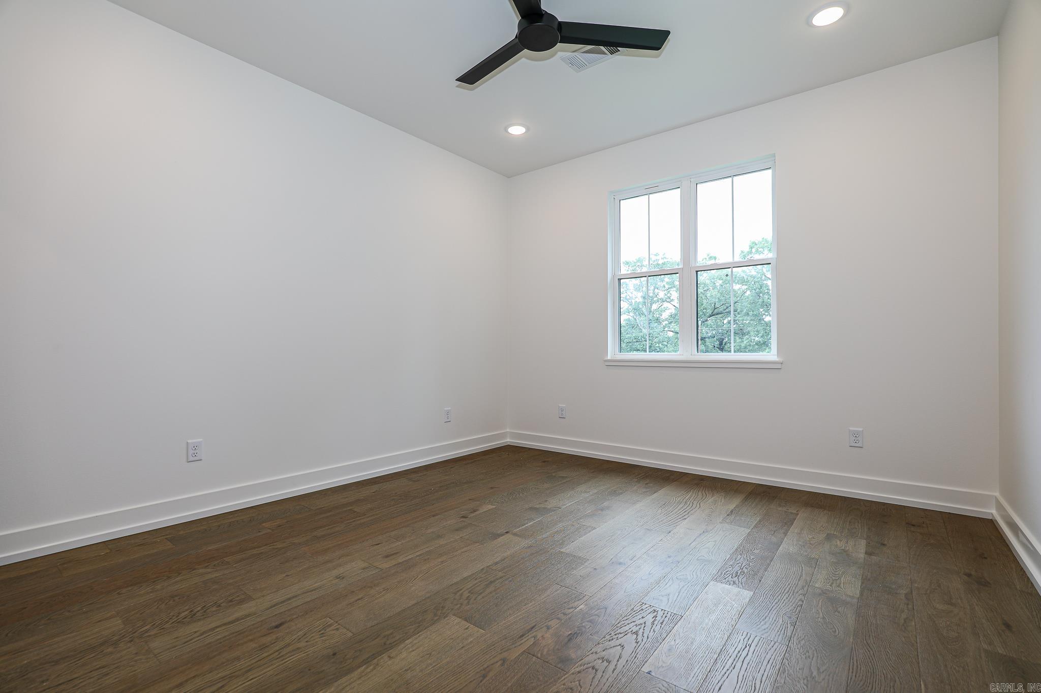 HAZEL OAK - Residential