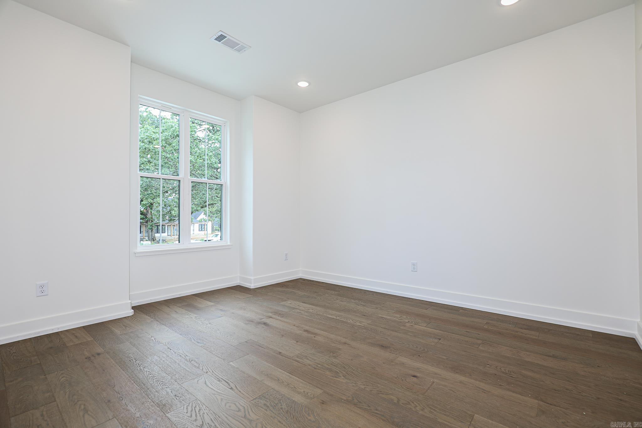 HAZEL OAK - Residential