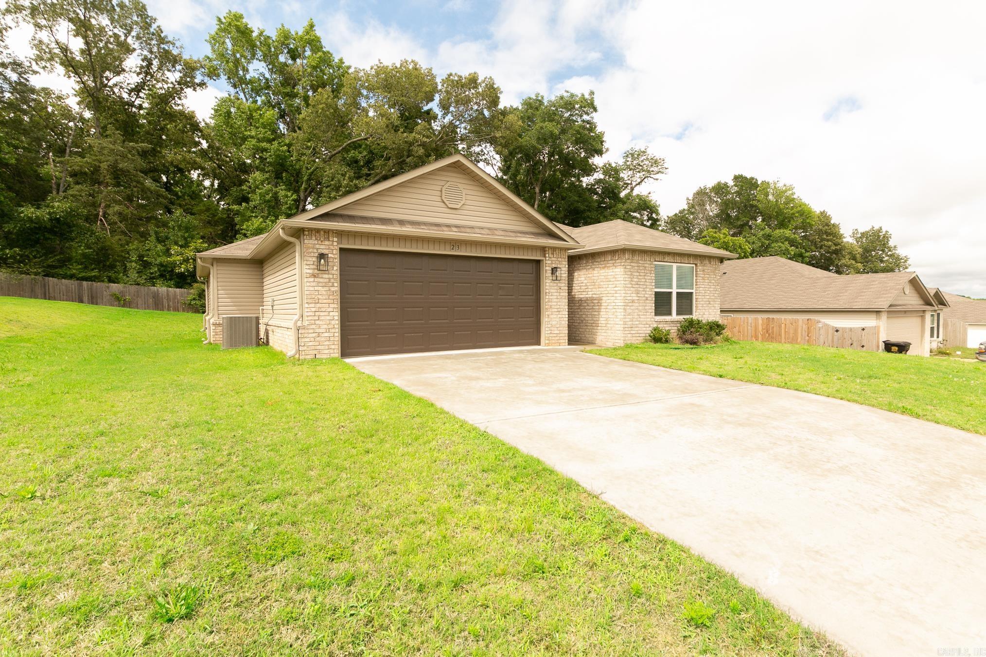 OAKLAND GROVE ESTATES - Residential