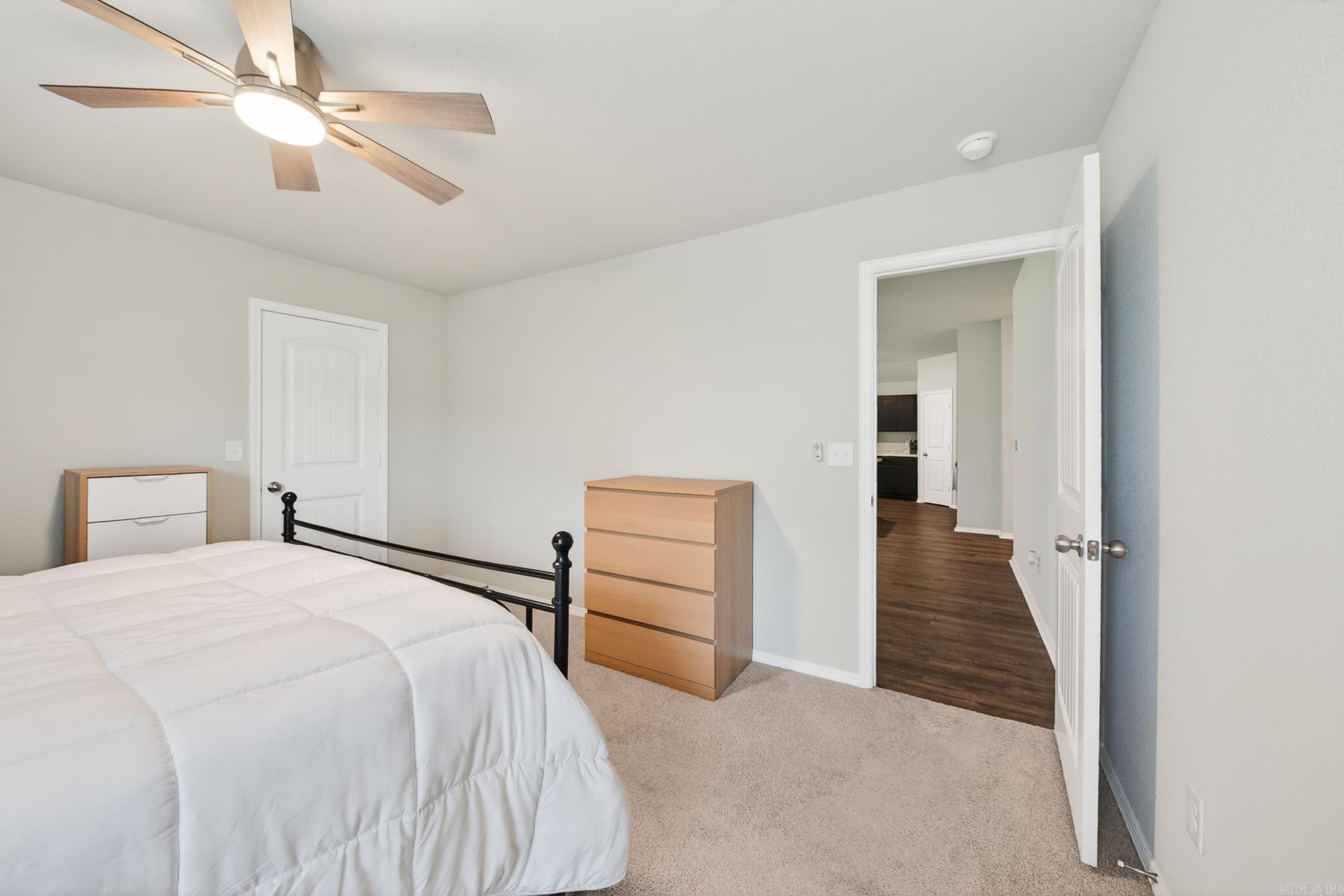 OAKLAND GROVE ESTATES - Residential