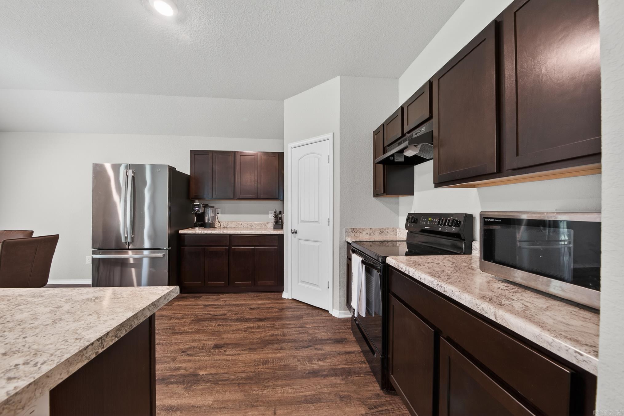 OAKLAND GROVE ESTATES - Residential