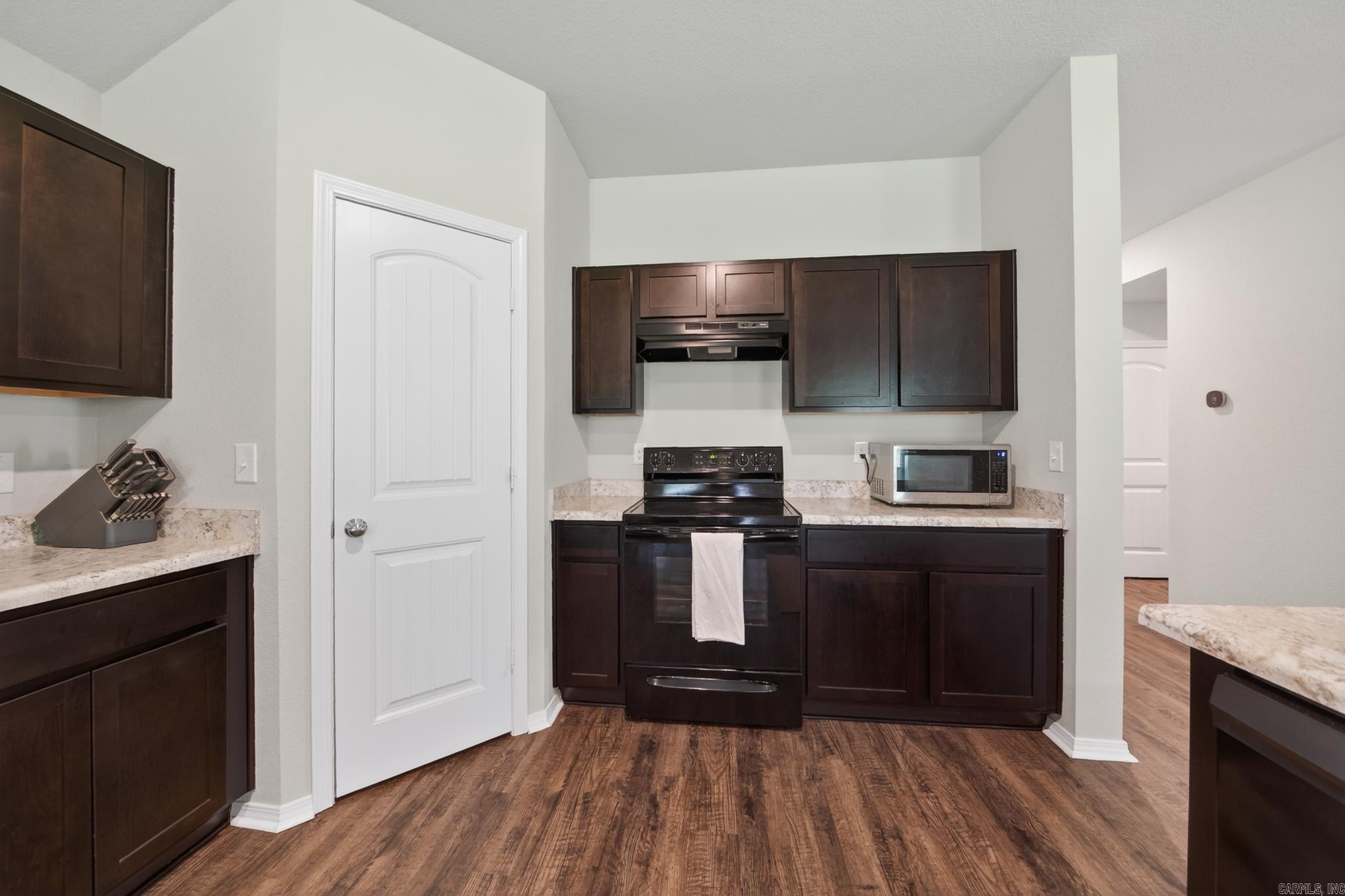 OAKLAND GROVE ESTATES - Residential